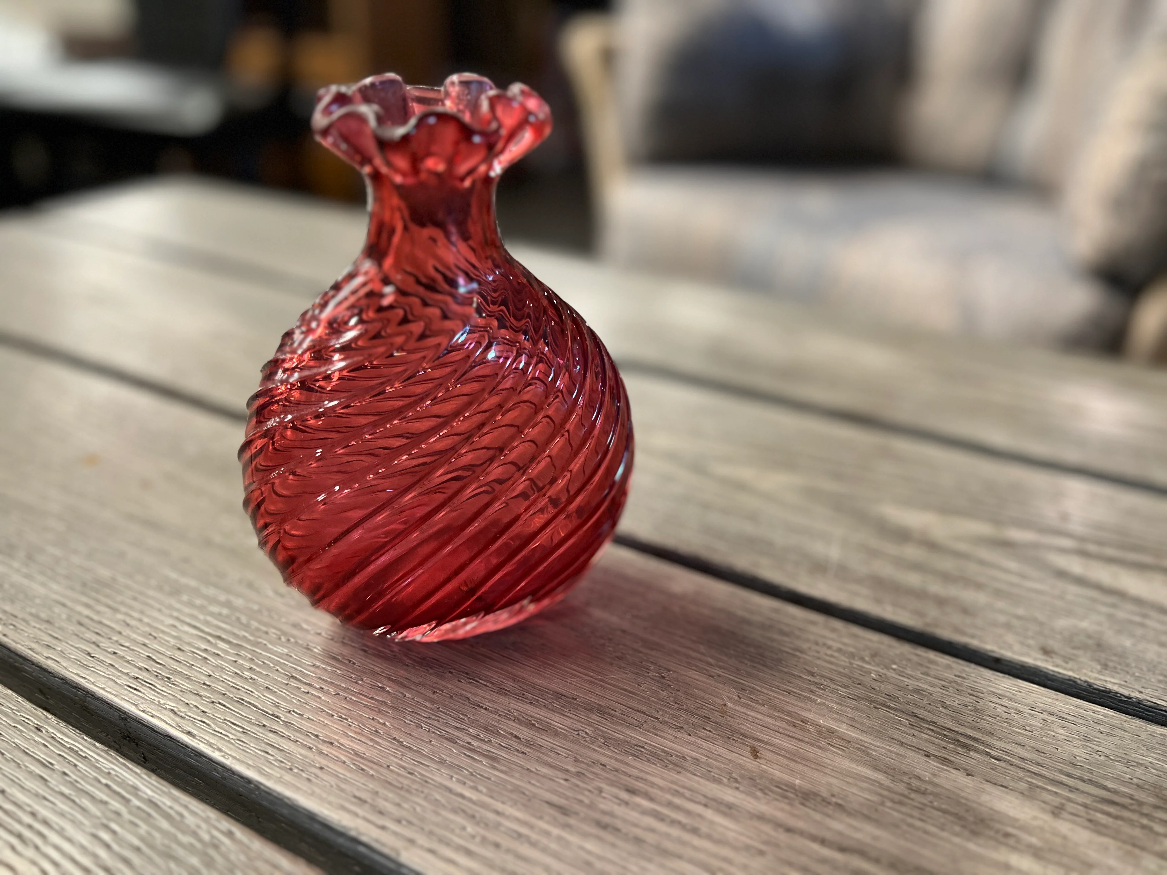 Pink Wavy Stem Vase - Image 4