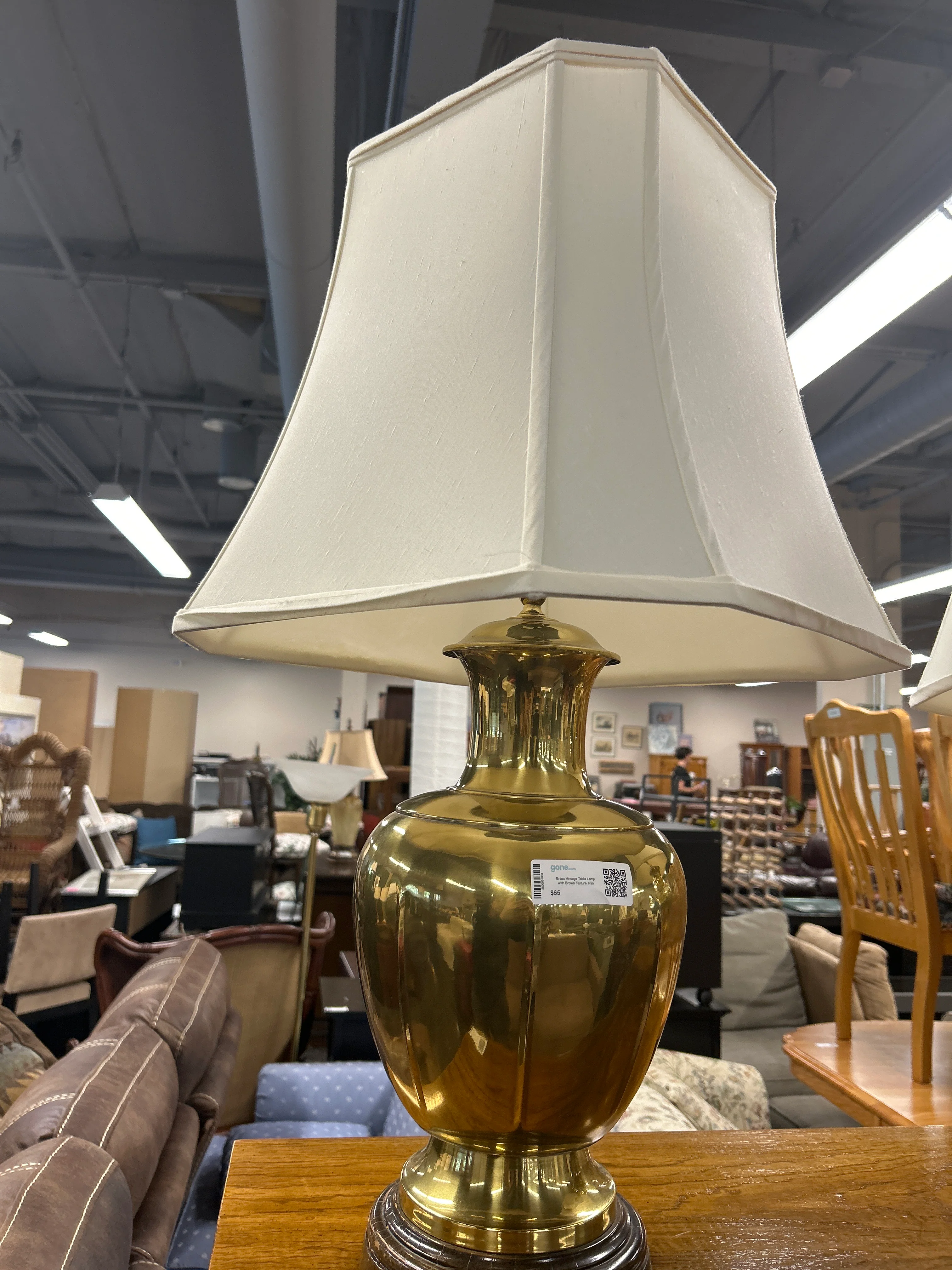Brass Vintage Table Lamp with Brown Texture Trim - Image 4
