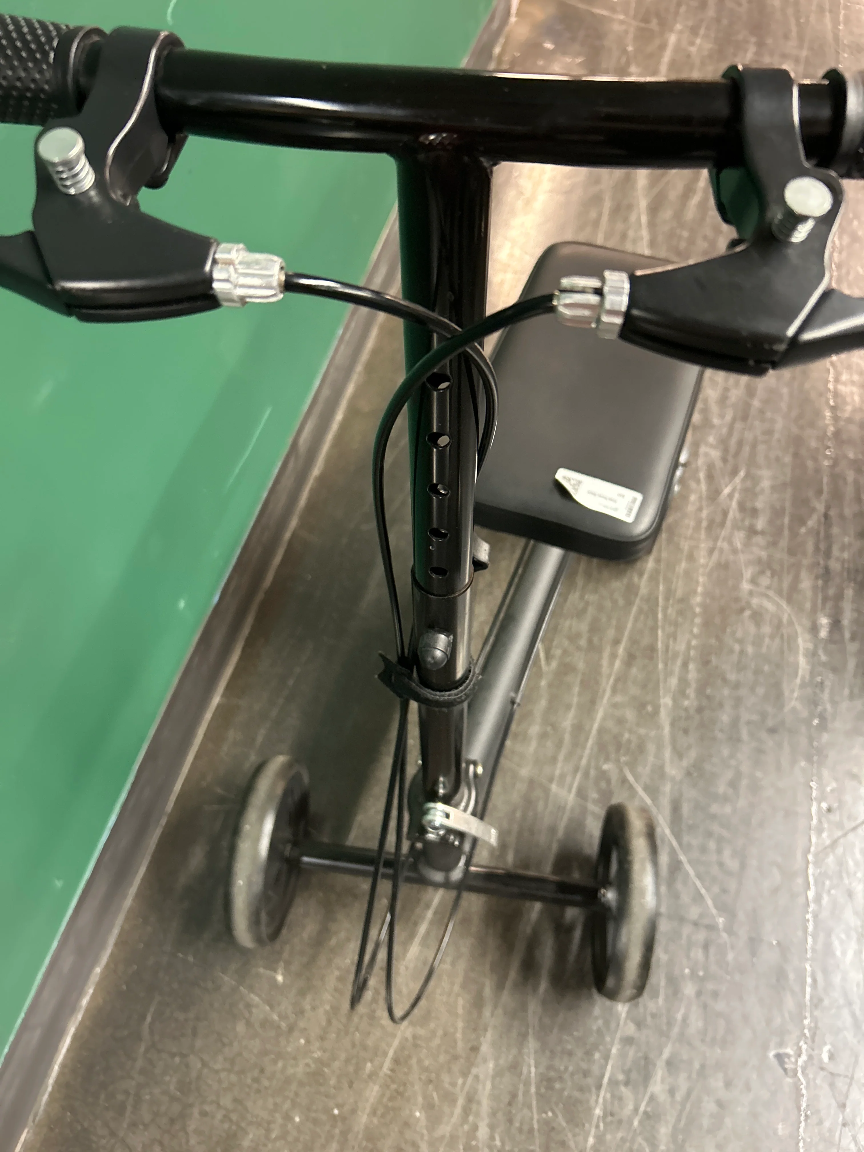 Knee Rover, Black - Image 3