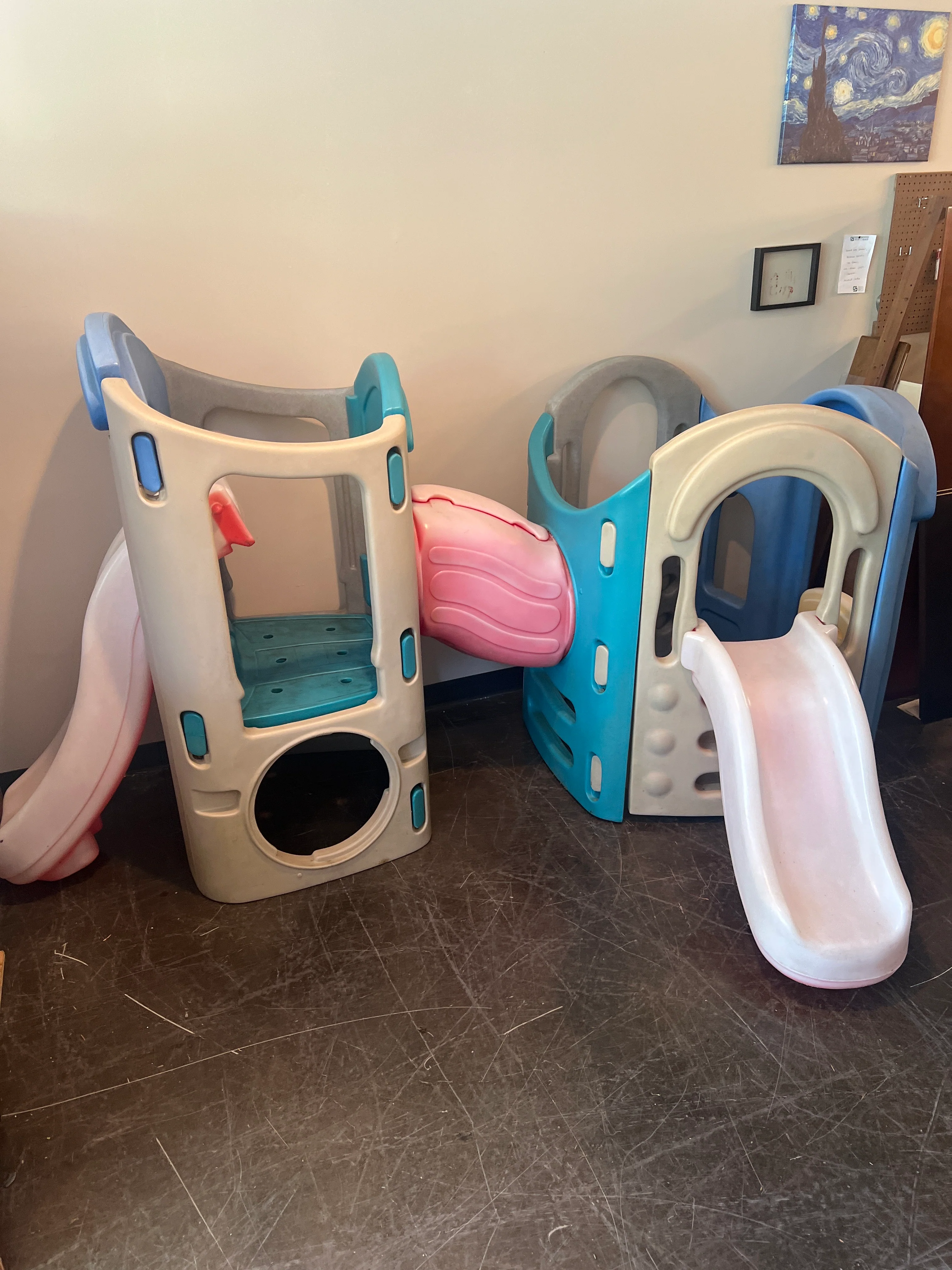 Little Tikes Outdoor Play Structure with Slides - Image 3