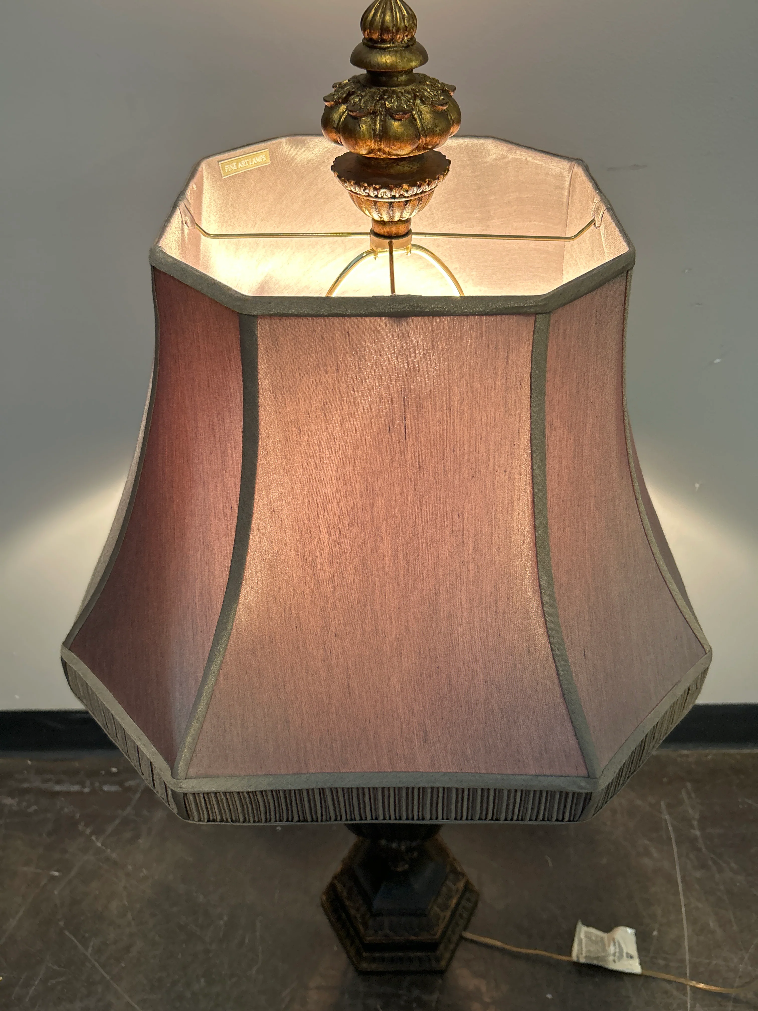 Antique-Style Metal Table Lamp with Mauve Lampshade - Image 5