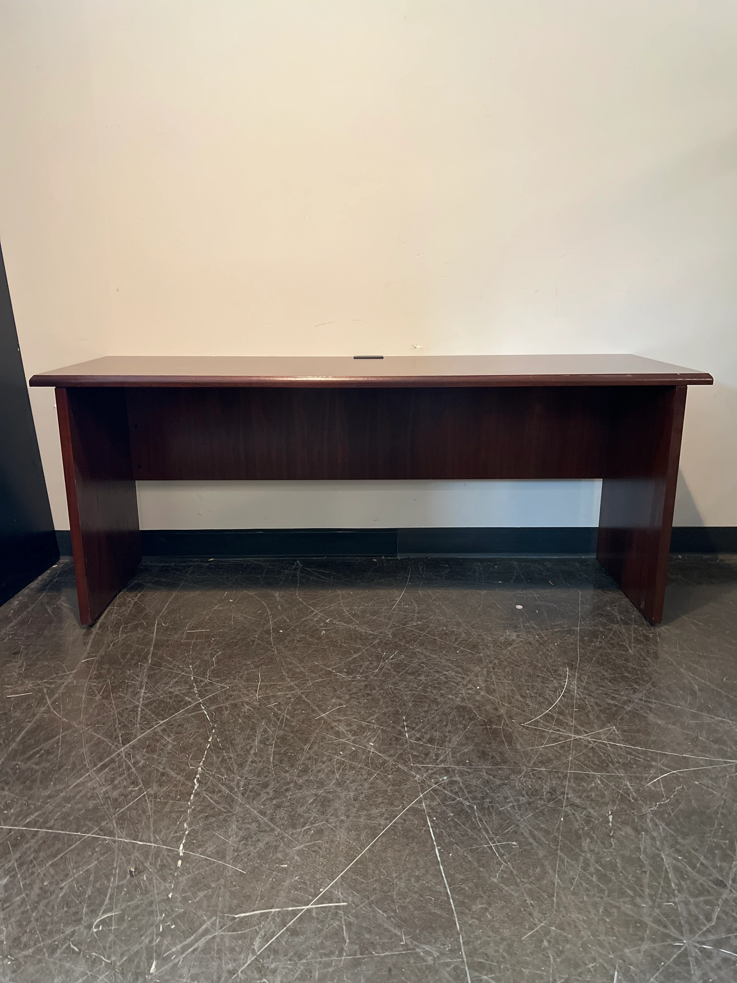 Rich Mahogany Executive Desk - Image 5