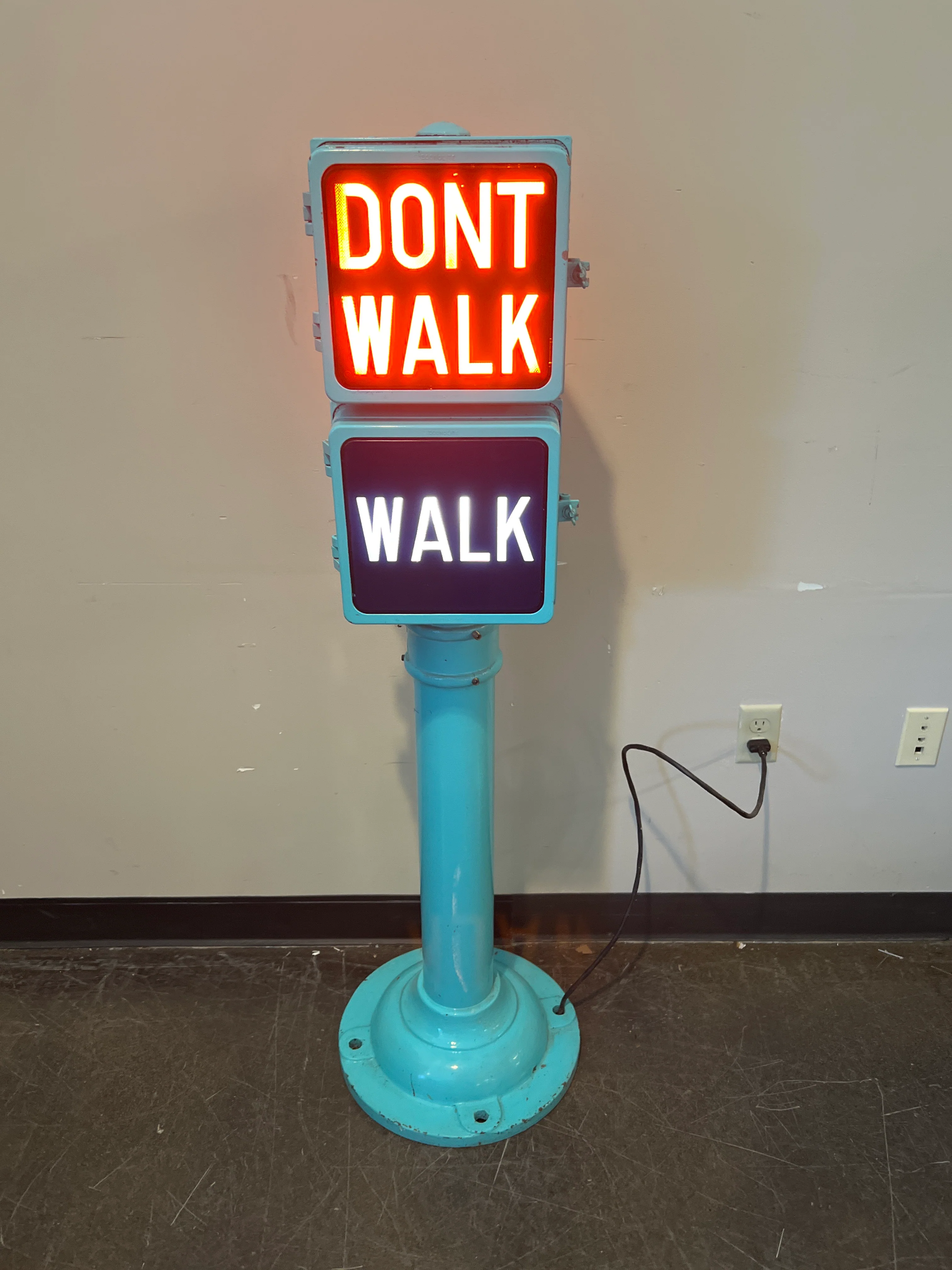 Vintage ONOLITE Pedestrian Signal