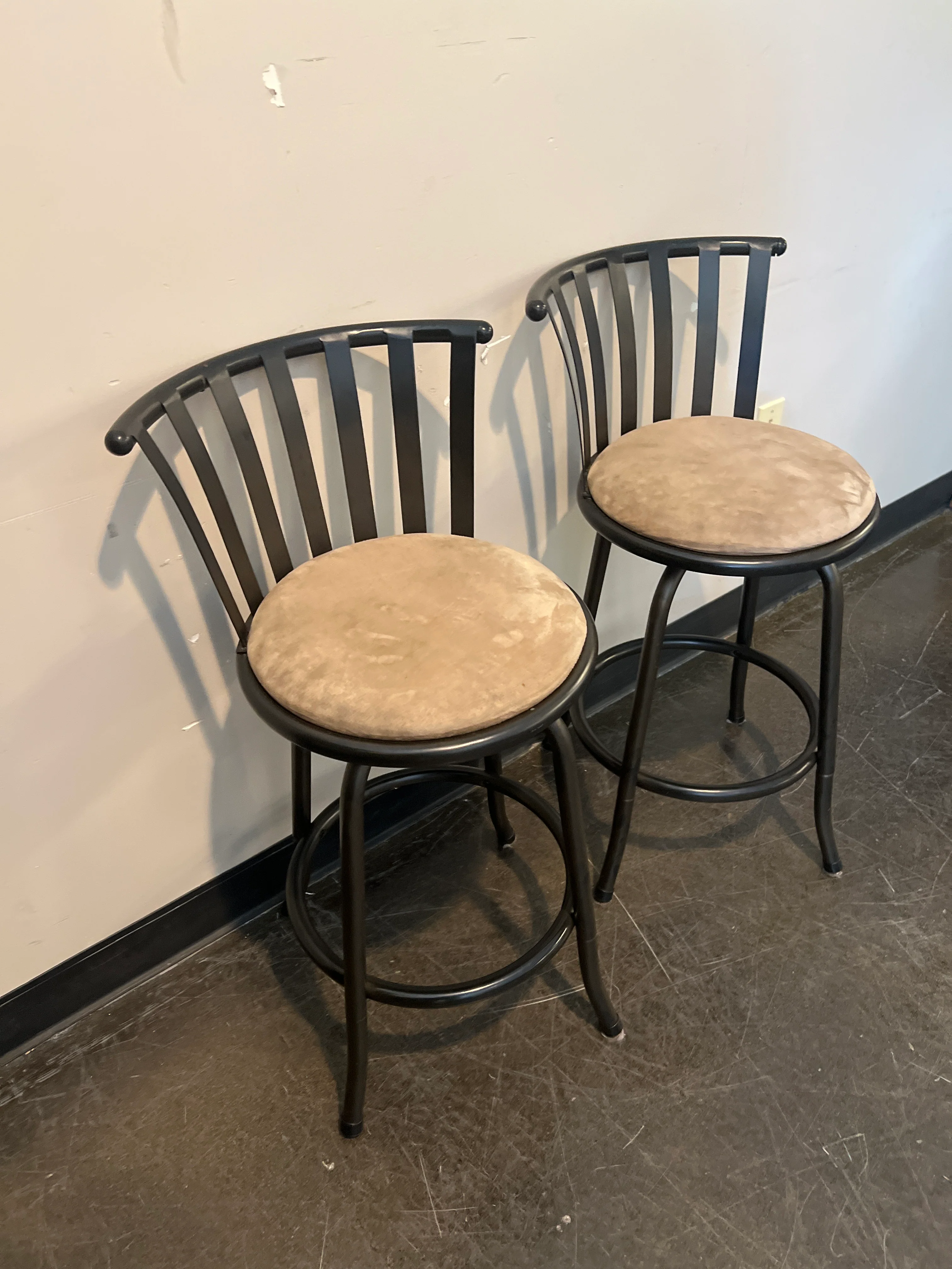 Home Decor Swivel Bar Stools - Image 4