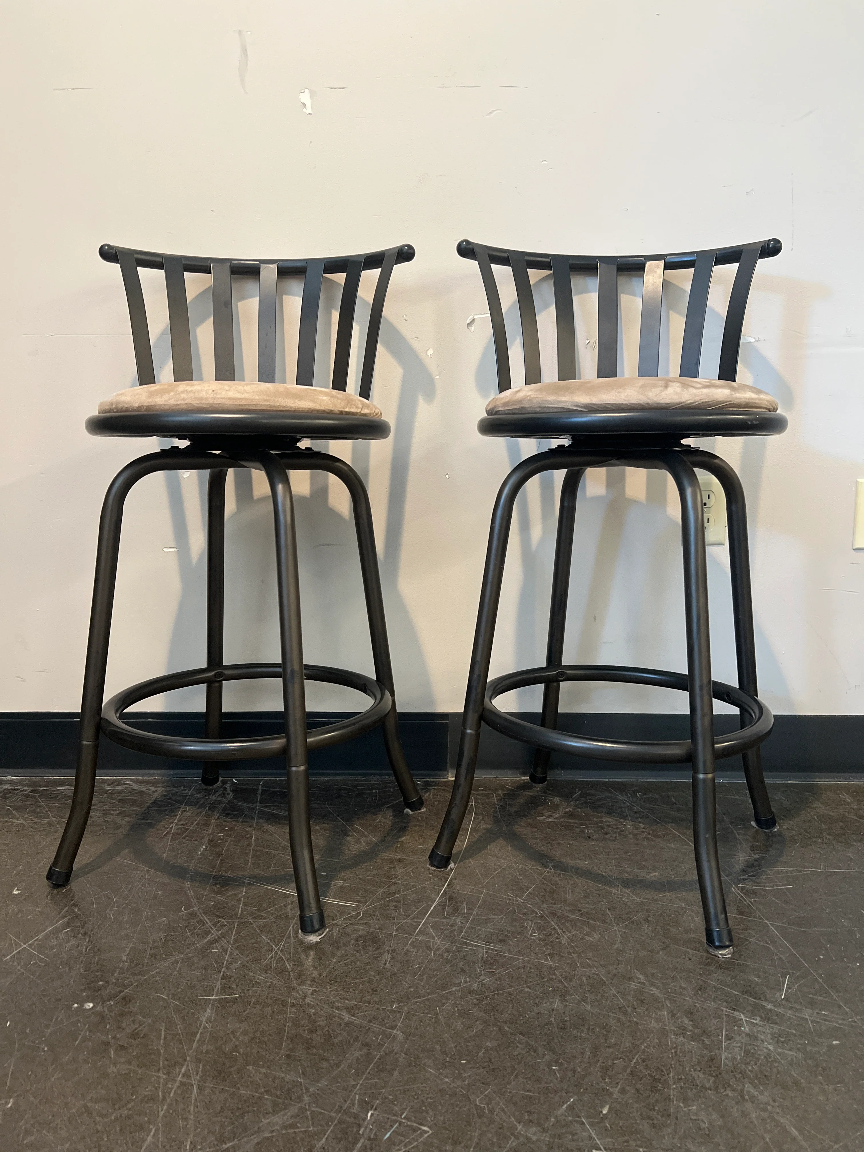 Home Decor Swivel Bar Stools - Image 5