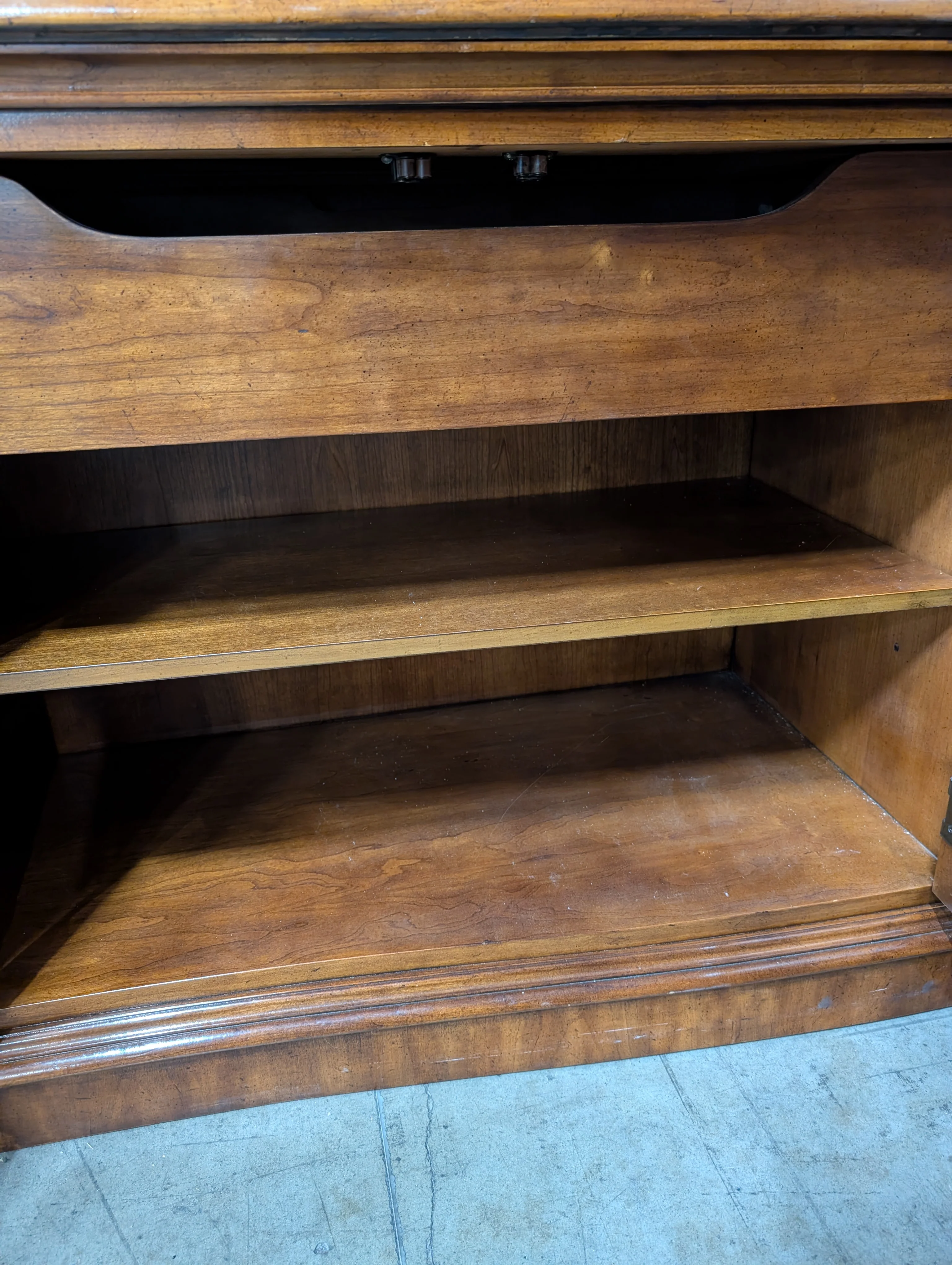 DREXEL Hardwood Curio Cabinet - Image 4