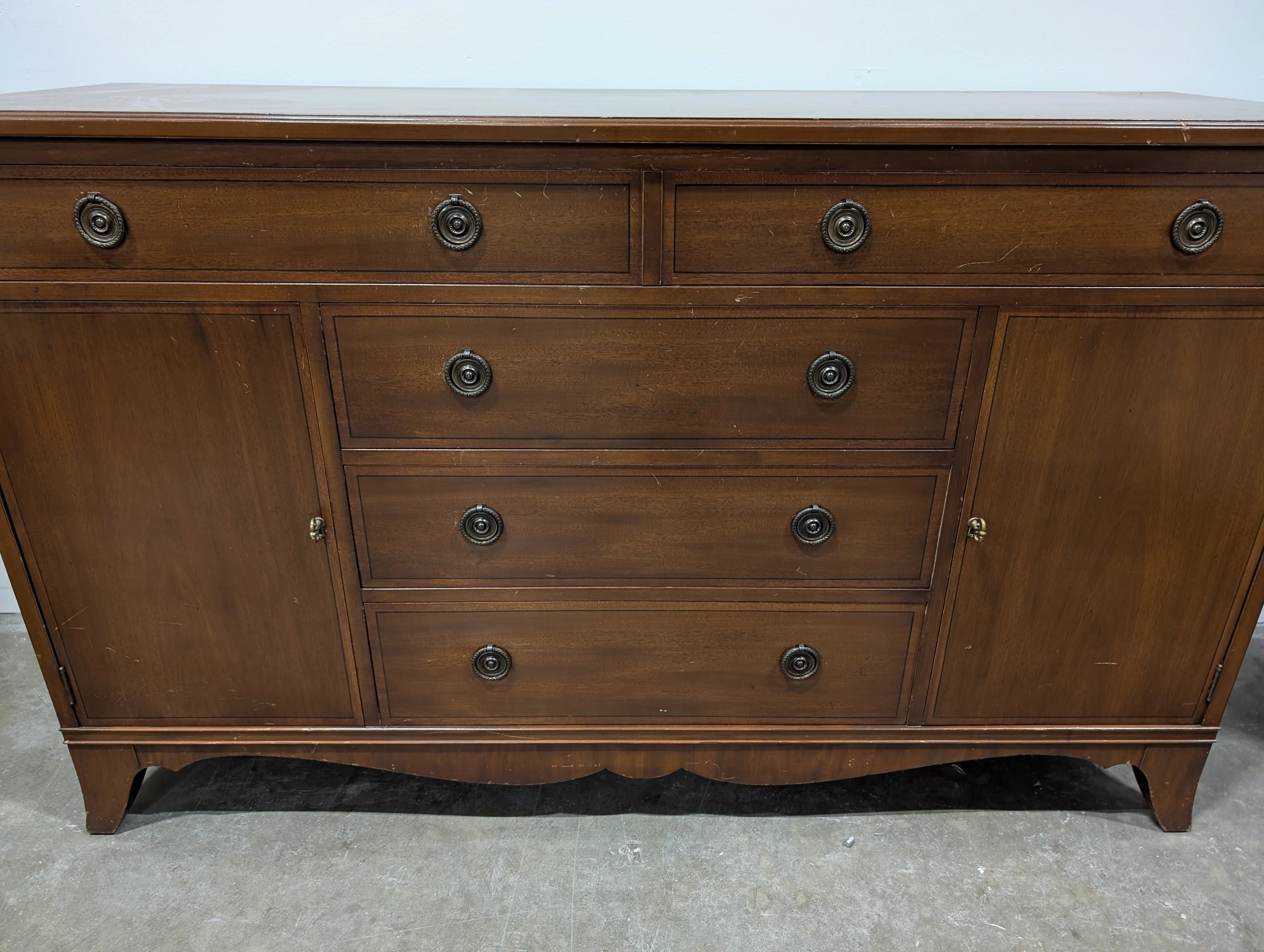 Hardwood Dexter Fine Furniture Sideboard - Image 3