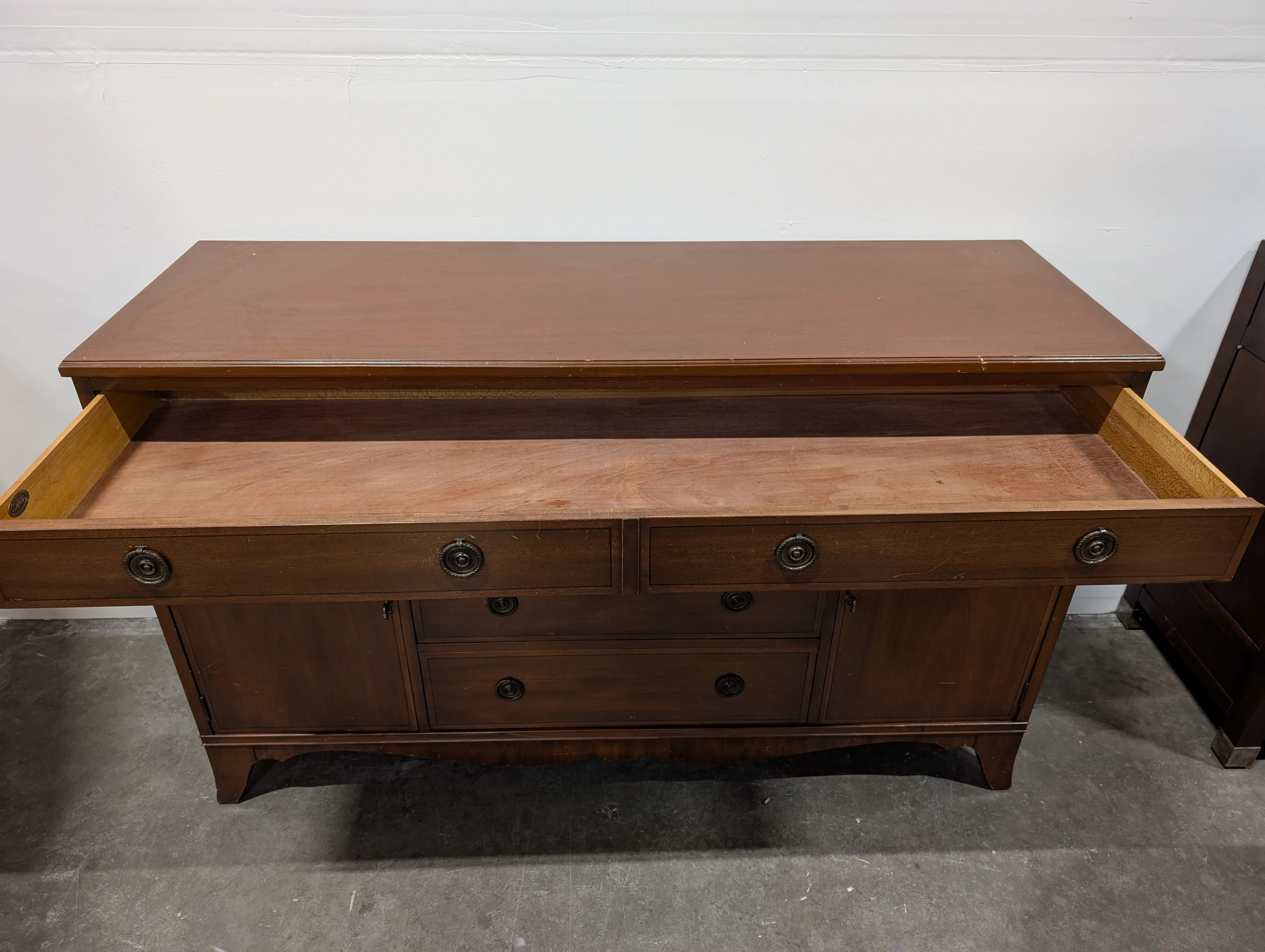 Hardwood Dexter Fine Furniture Sideboard - Image 4