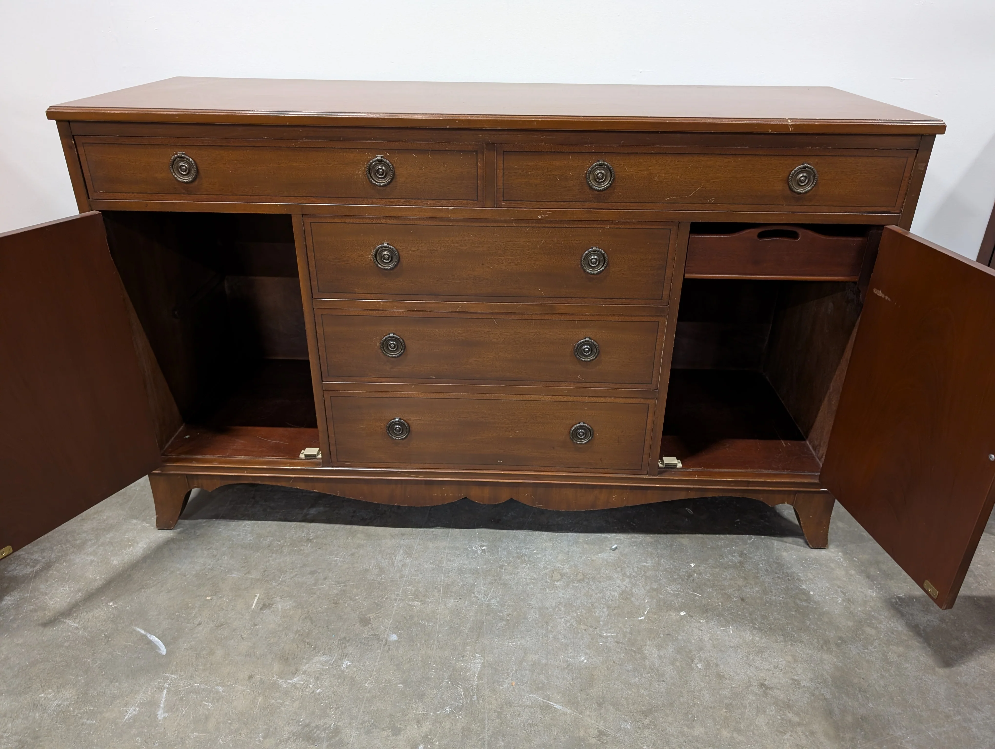Hardwood Dexter Fine Furniture Sideboard - Image 7