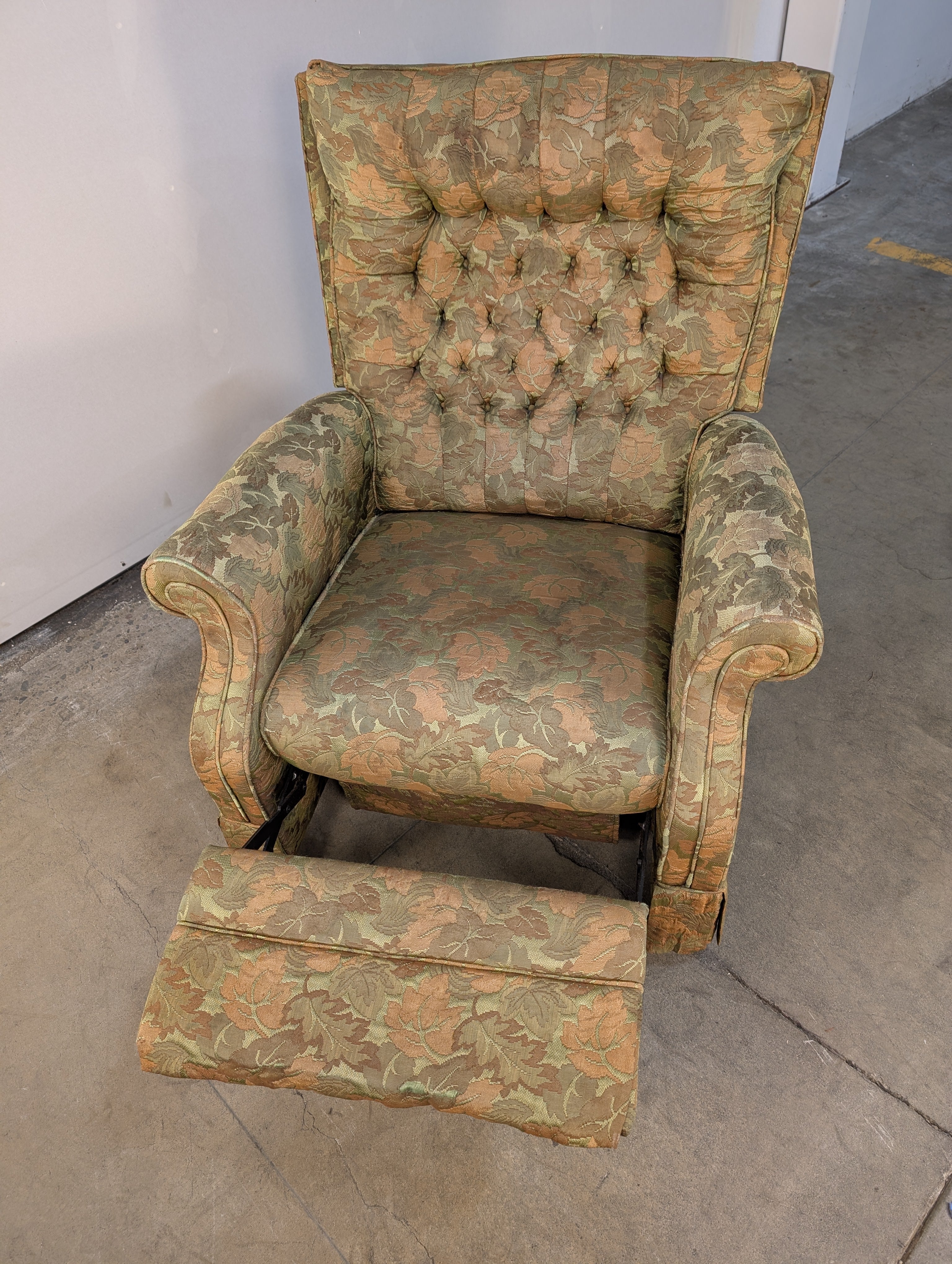 Vintage Floral Pattern Armchair - Image 5