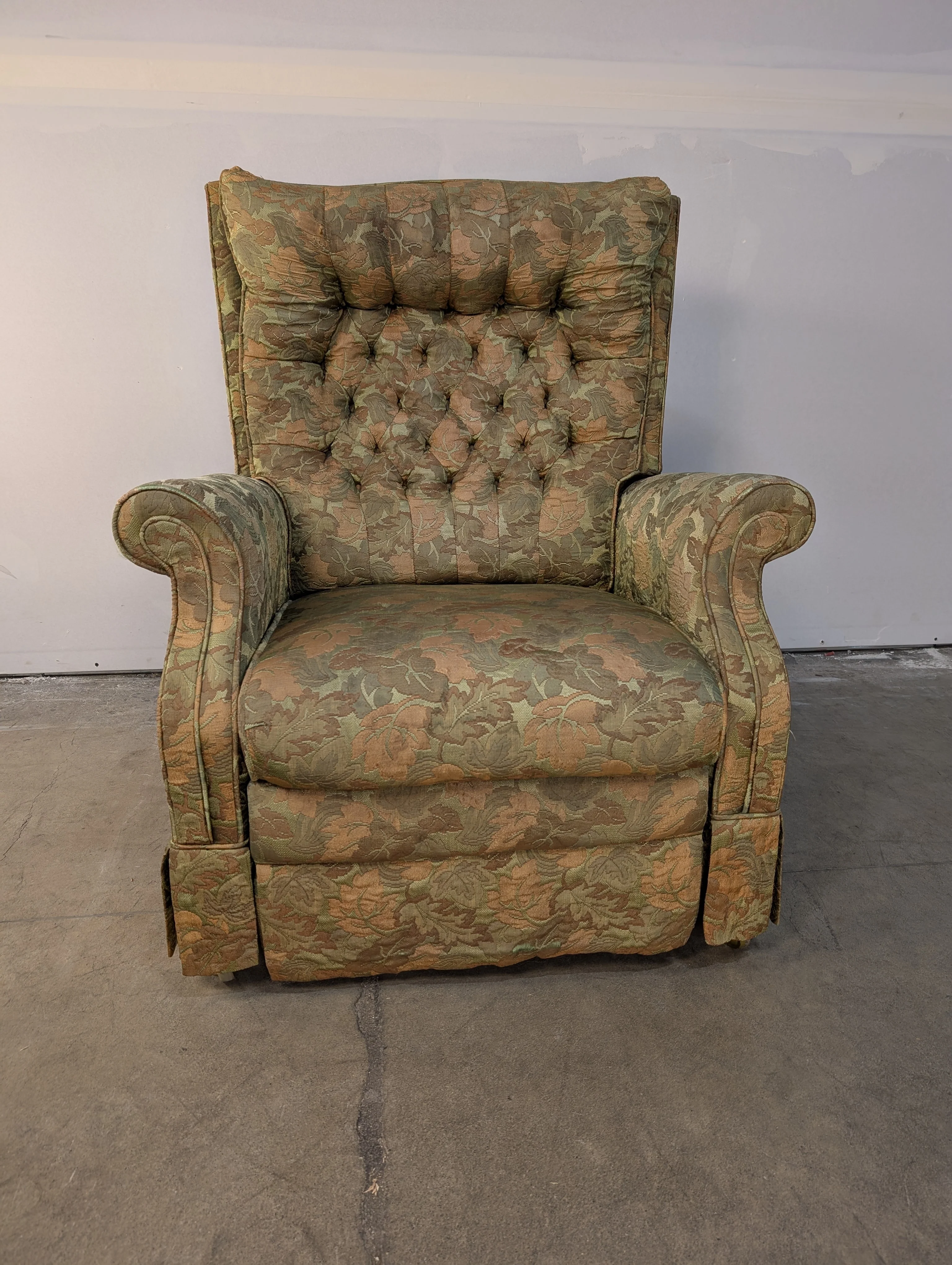 Vintage Floral Pattern Armchair - Image 6