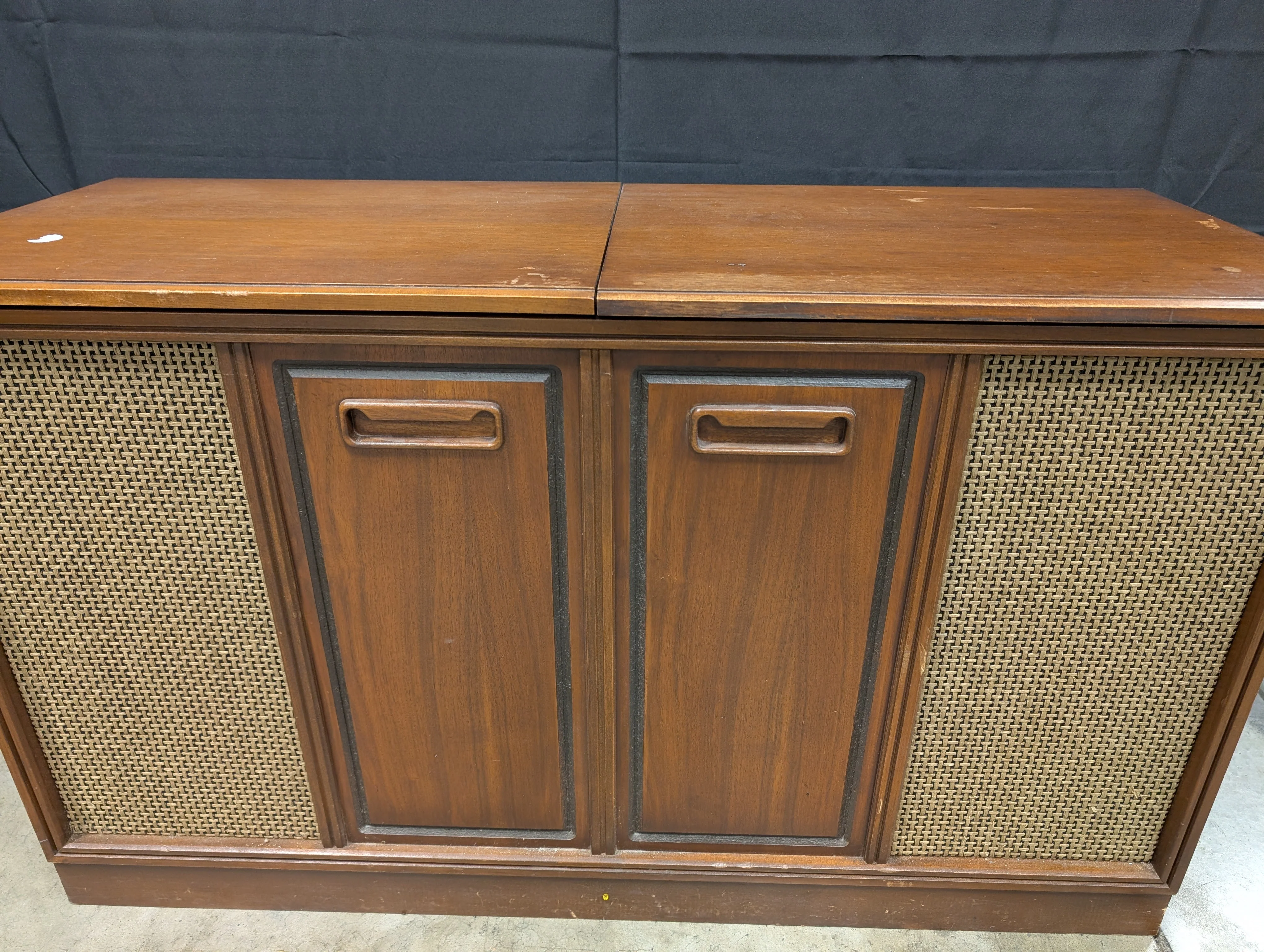 Mid-Century Modern Hardwood Stereo Console - Image 9