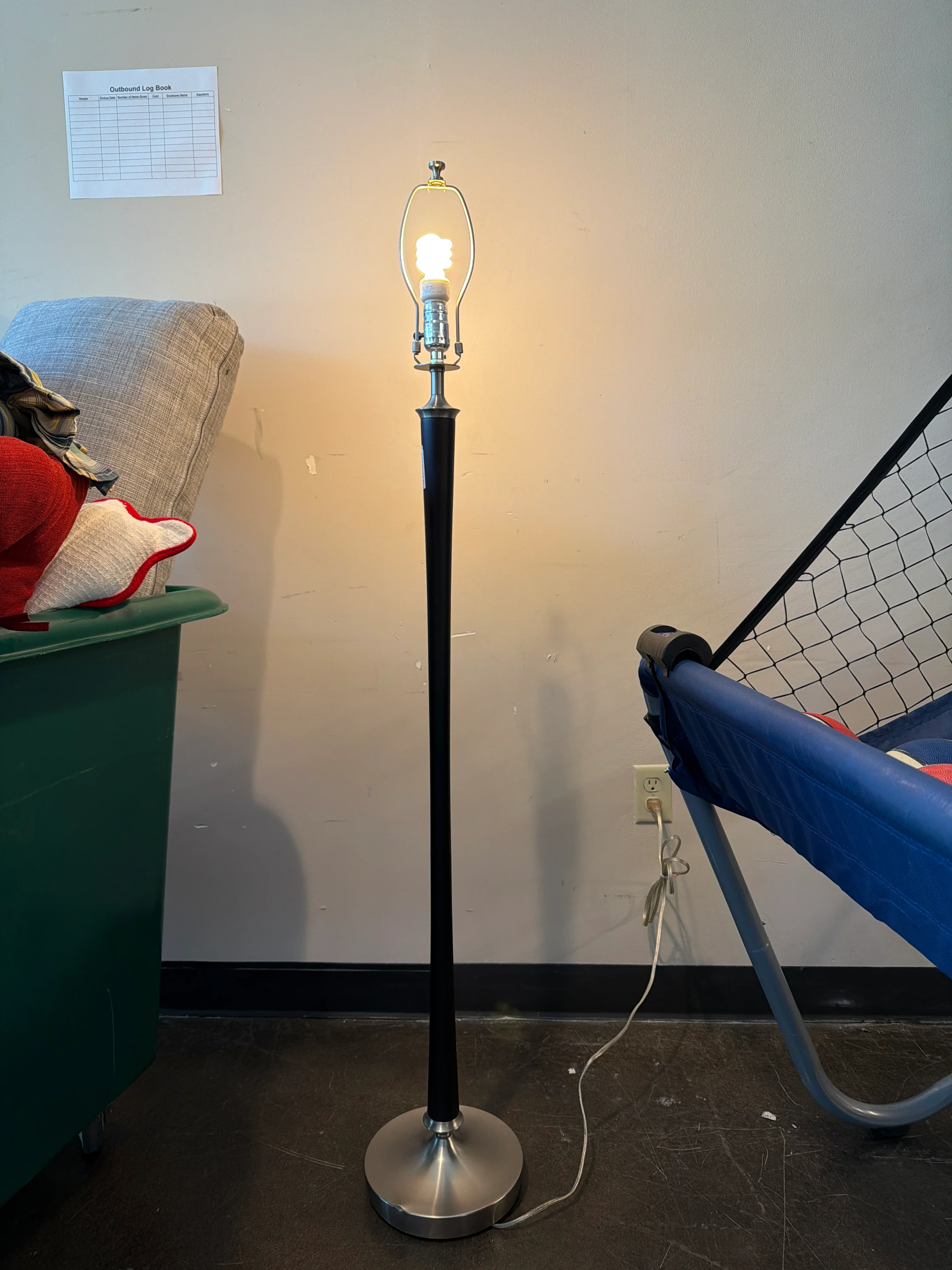 Sleek Black Floor Lamp - Image 2