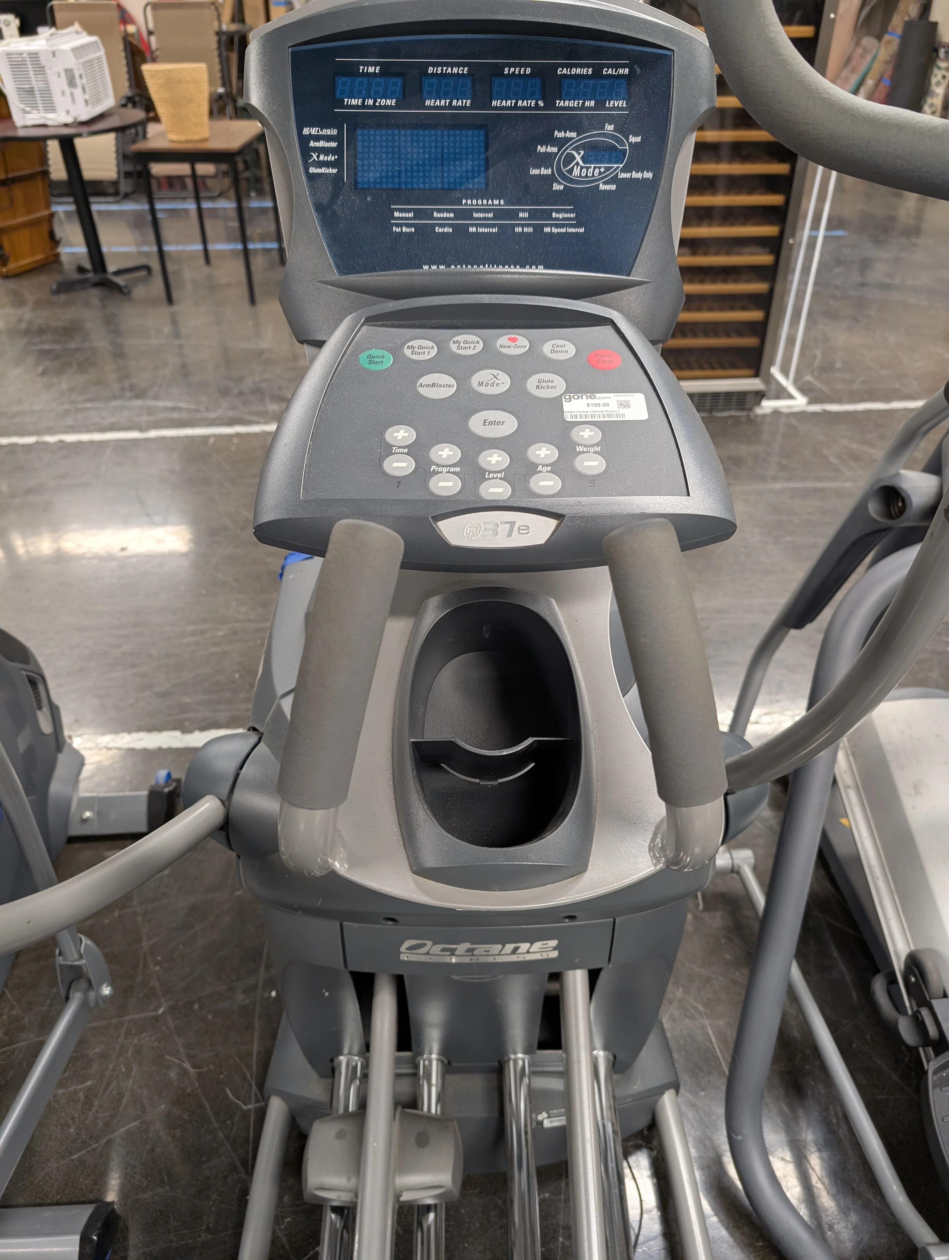 Octane Fitness Elliptical Machine - Image 4