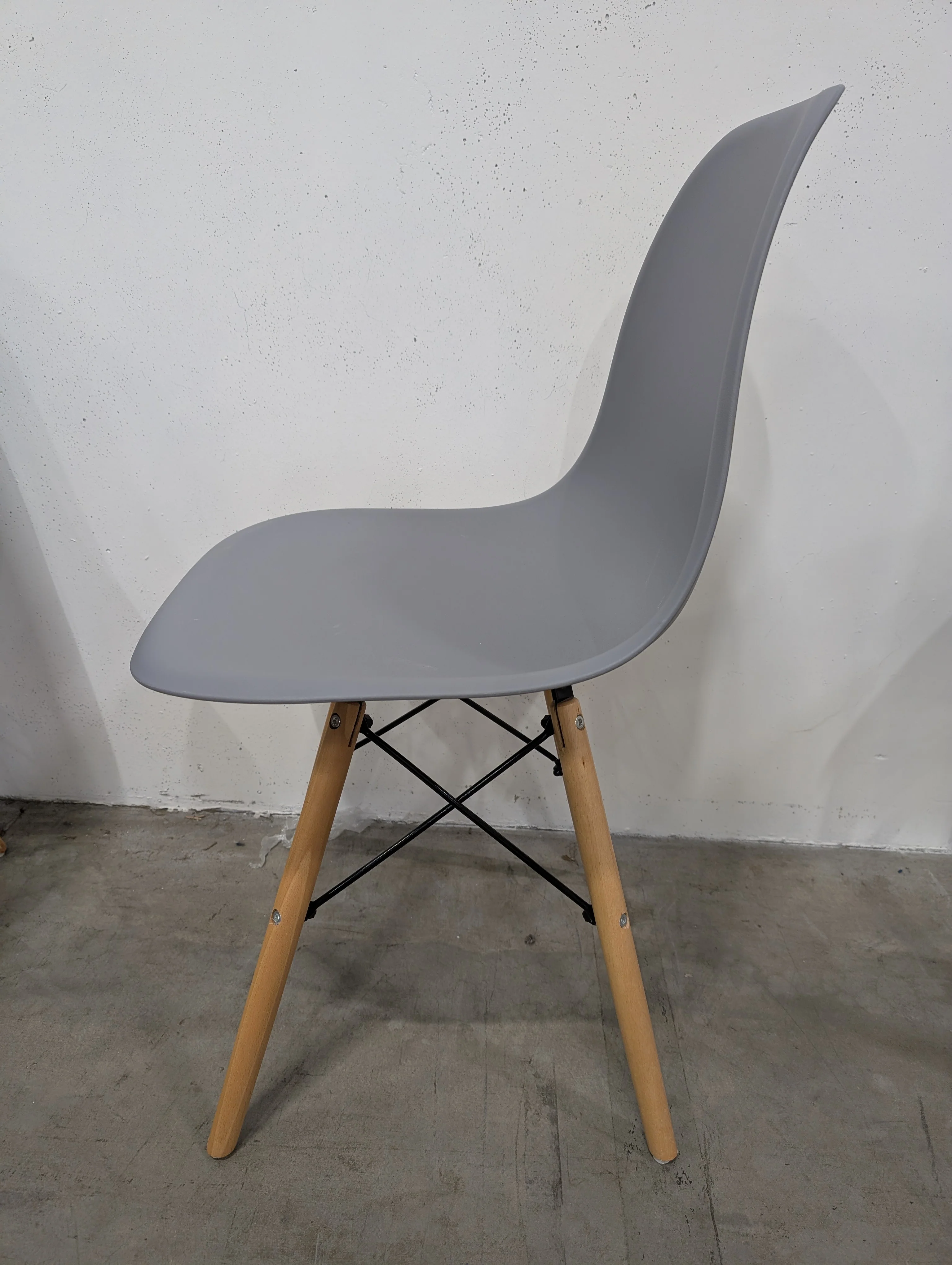 Modern Light Gray Plastic Dining Chair with Wooden Legs - Image 2