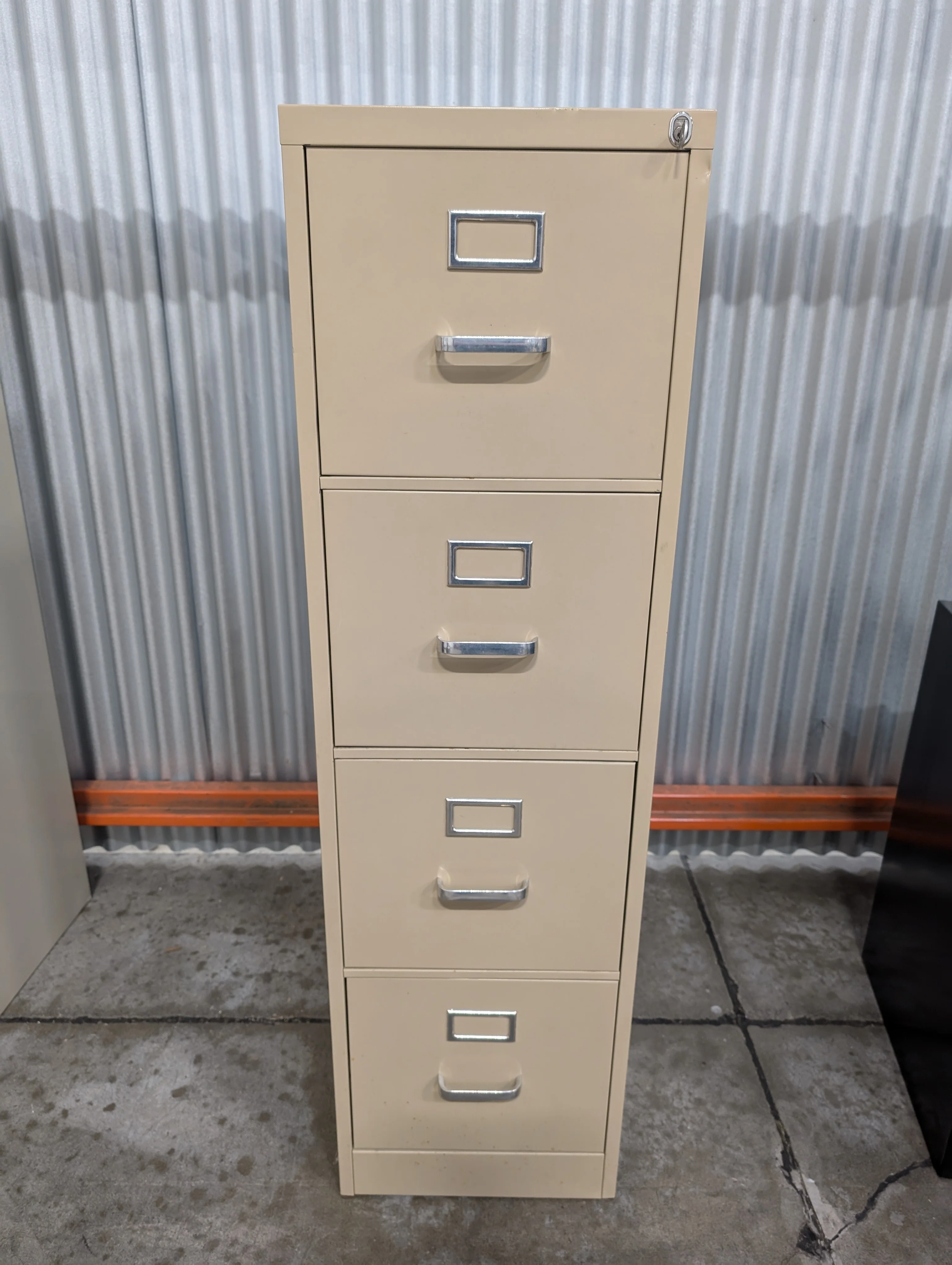 Warehouse sale - Four-Drawer Metal Filing Cabinet - Image 5