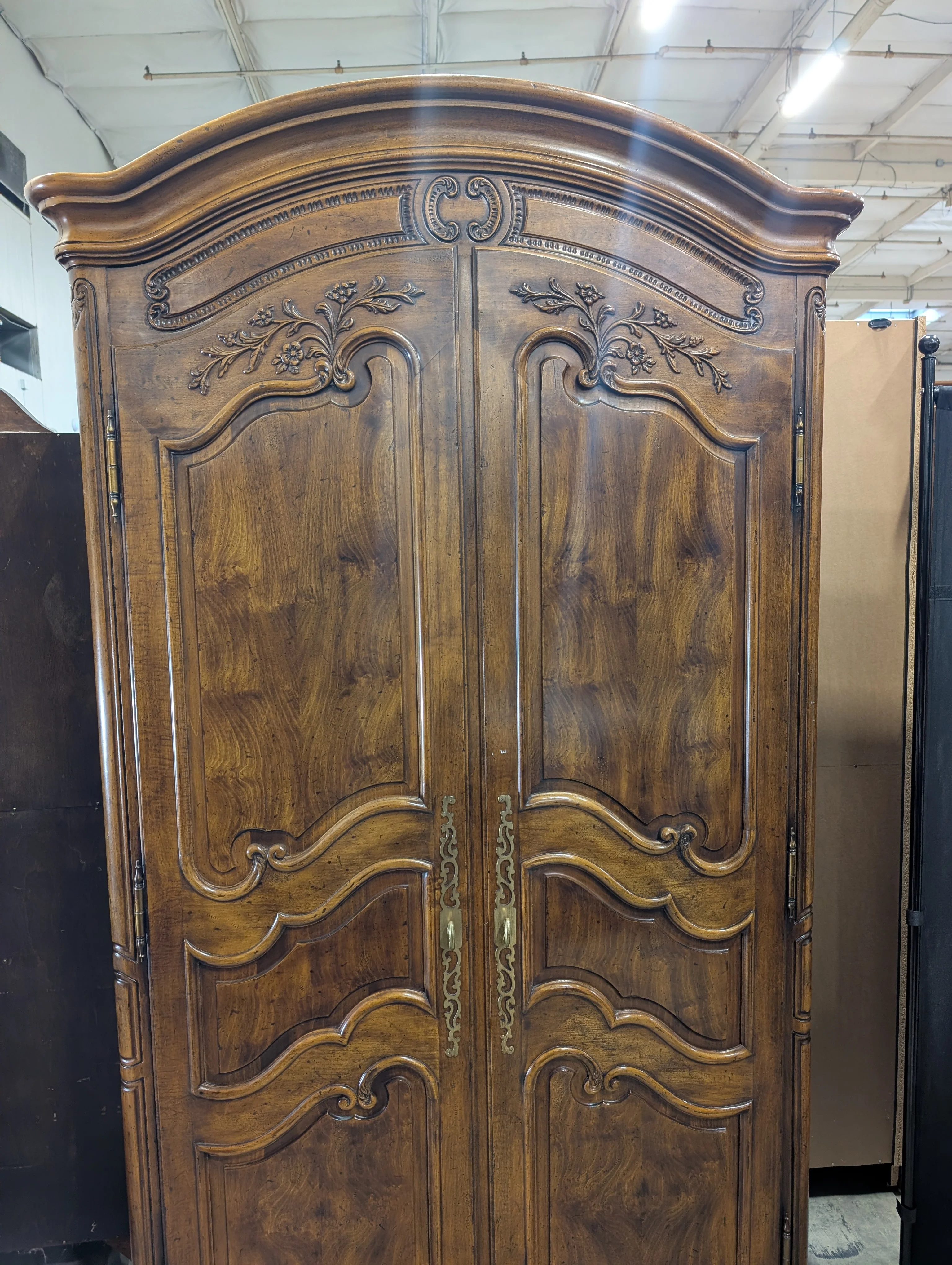 Henredon 2-Door Armoire: Rich Hardwood Wardrobe - Image 3