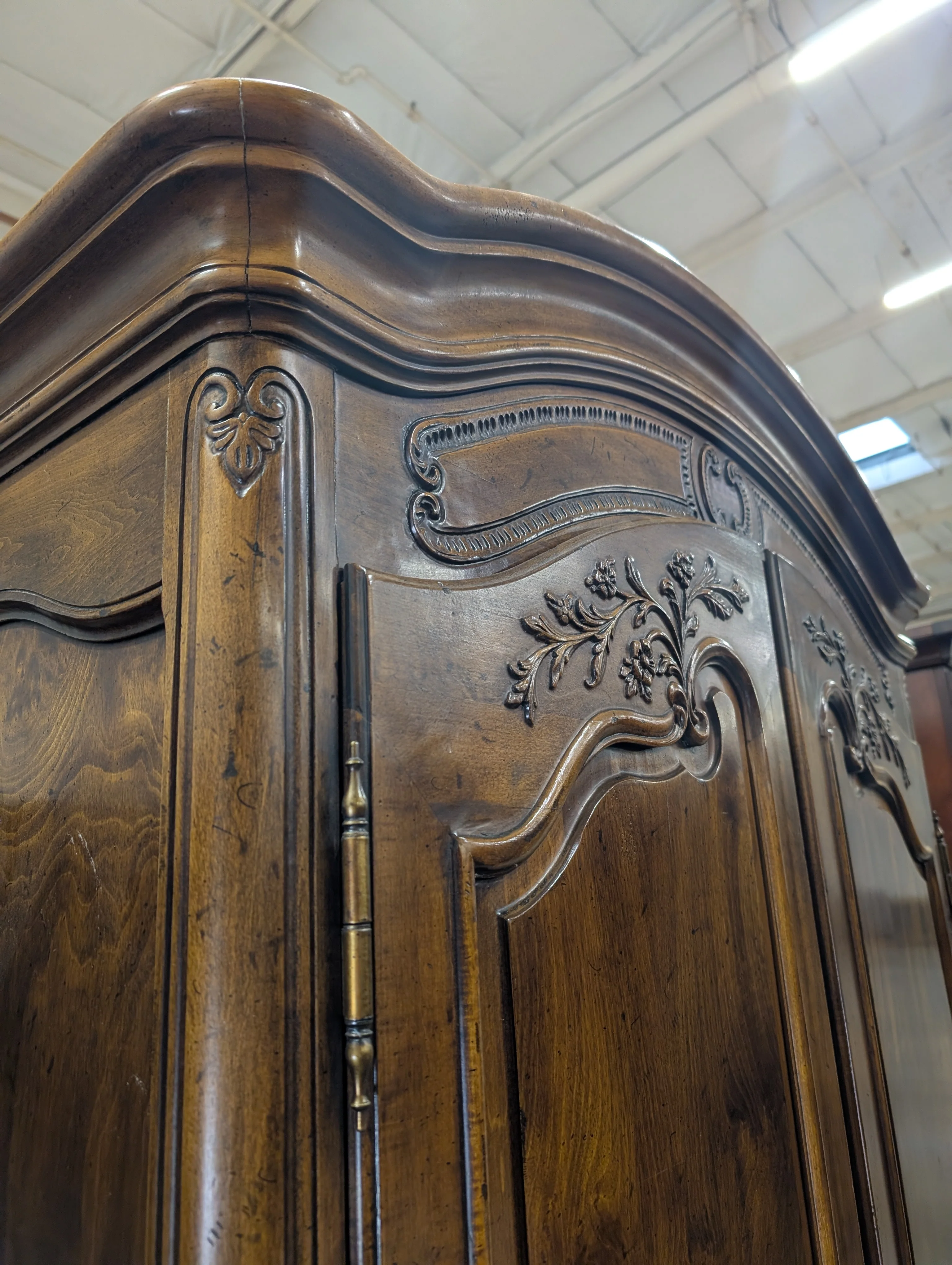 Henredon 2-Door Armoire: Rich Hardwood Wardrobe - Image 8