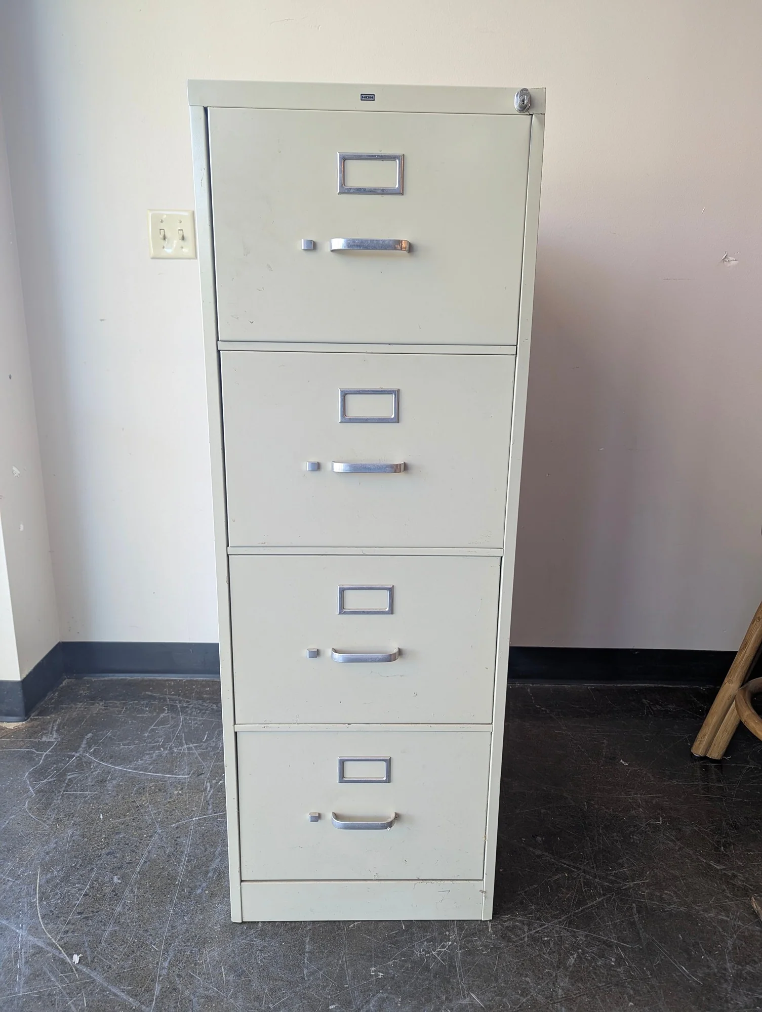 HON Four-Drawer Metal Filing Cabinet, Light Beige Office Storage (Missing Key)