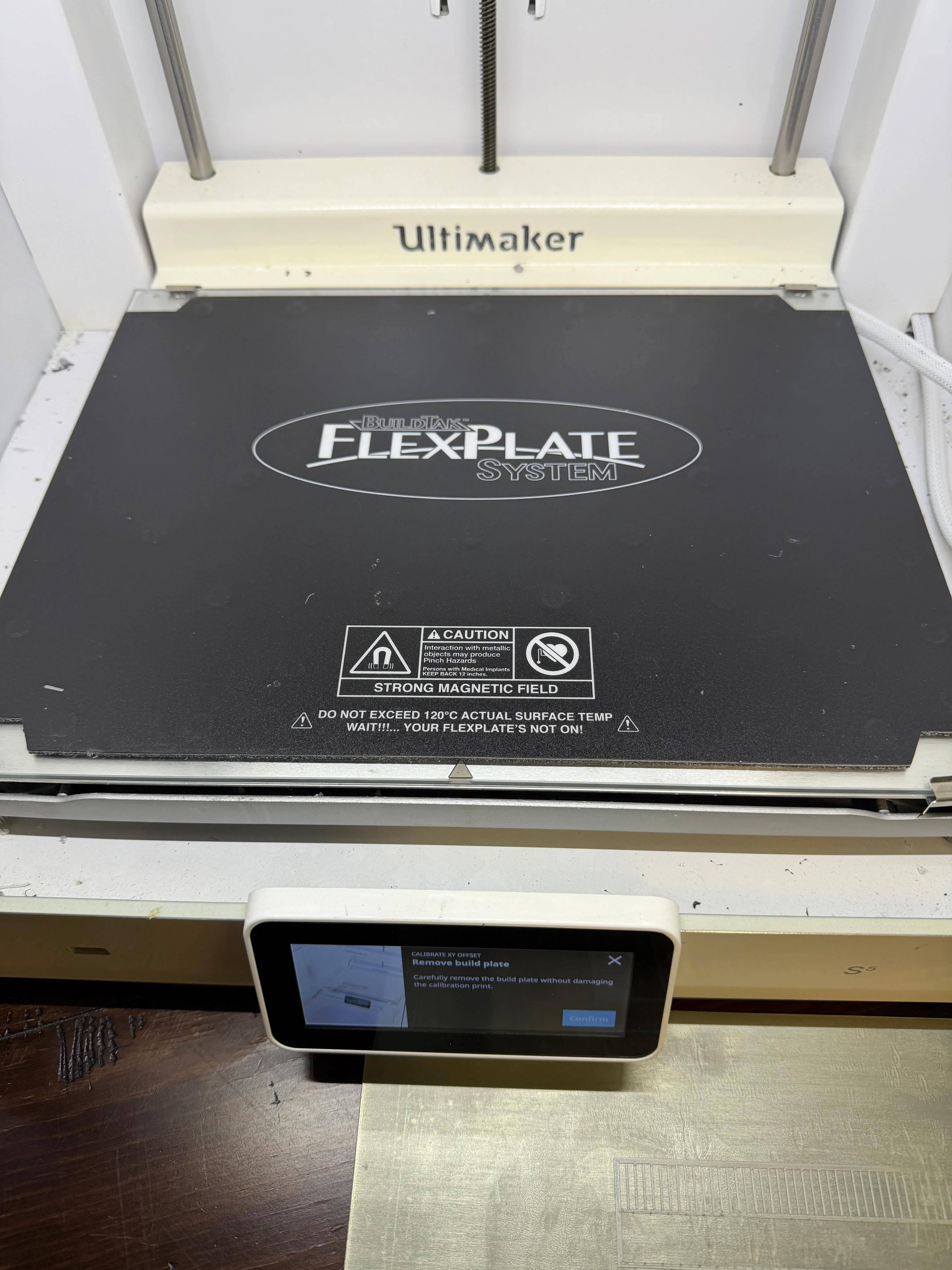 Ultimaker S5 R1 3D Printer with Air Manager & BuildTak FlexPlate System - Image 14