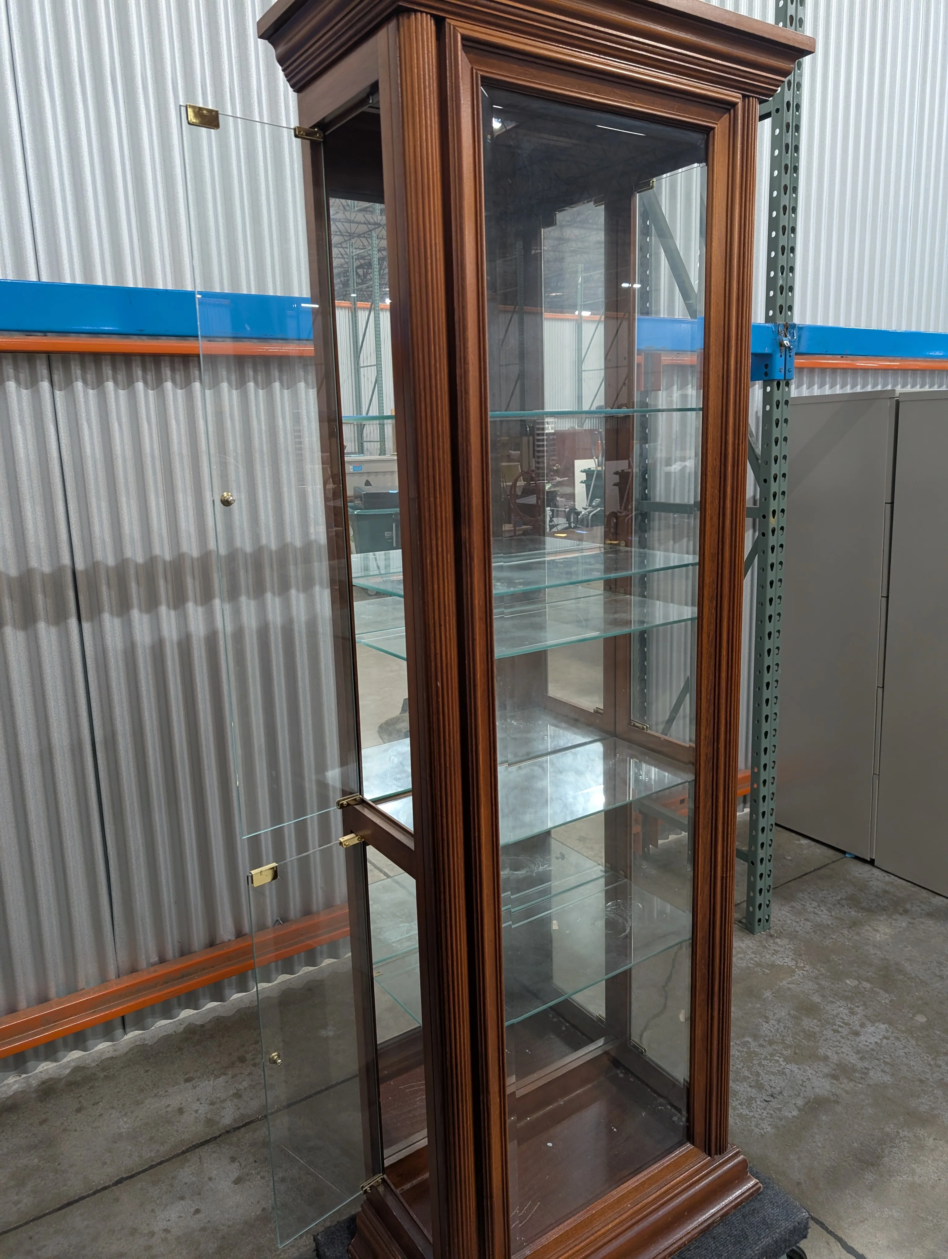 Pulaski Furniture Traditional Cherry Stained Wood Curio Display Cabinet with Glass Shelves - Image 4