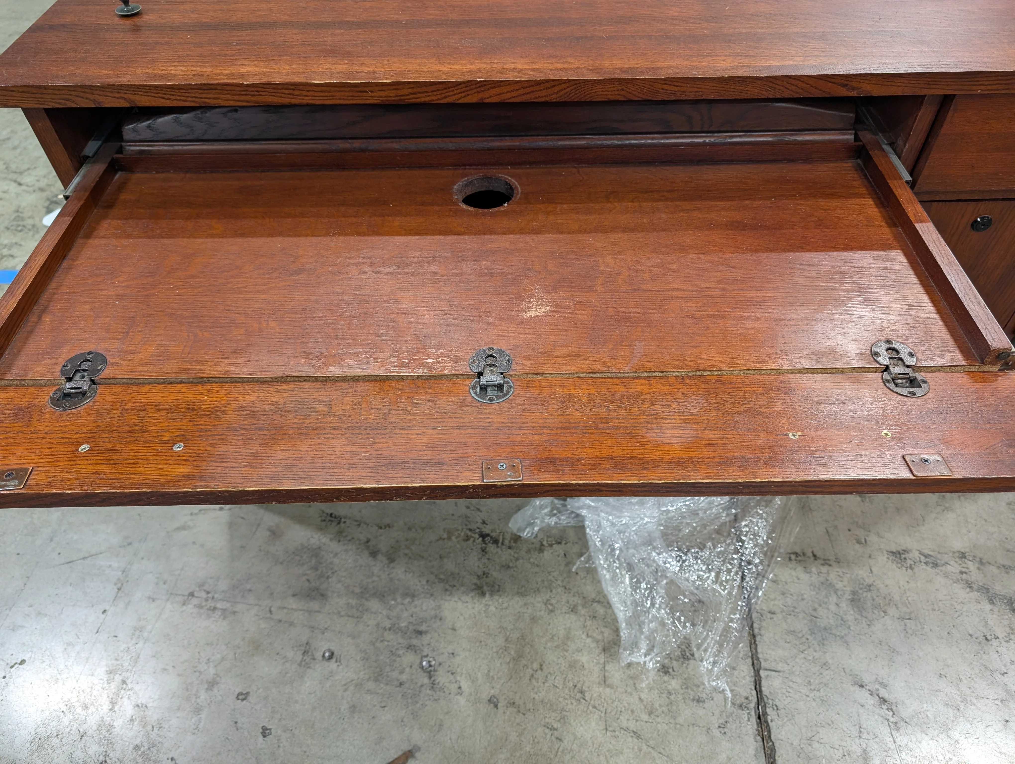 Sturdy Wood Craftsman Style Desk with Integrated Hutch and Storage - Image 4