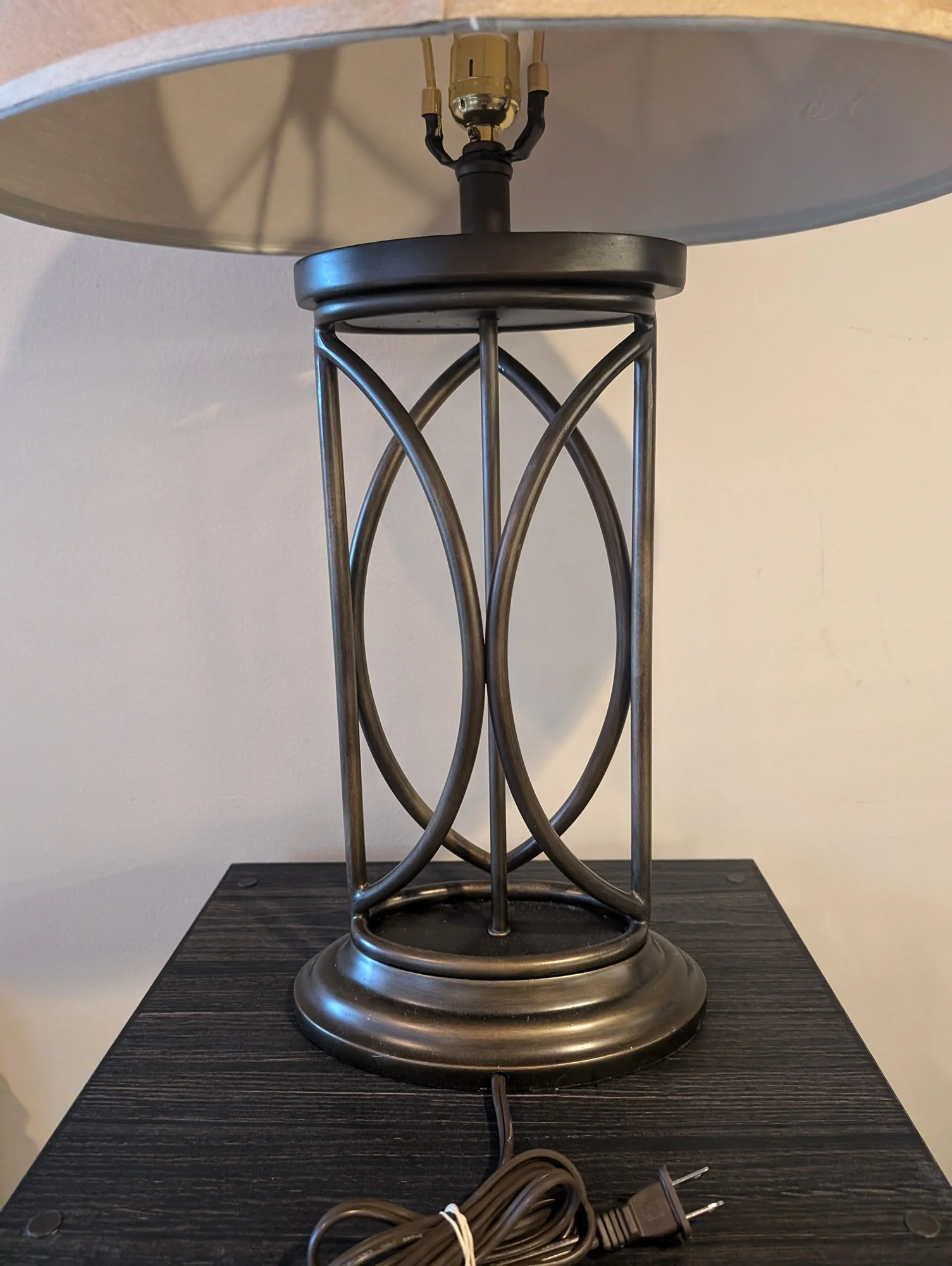 Bronze Finish Geometric Metal Table Lamp - Image 2