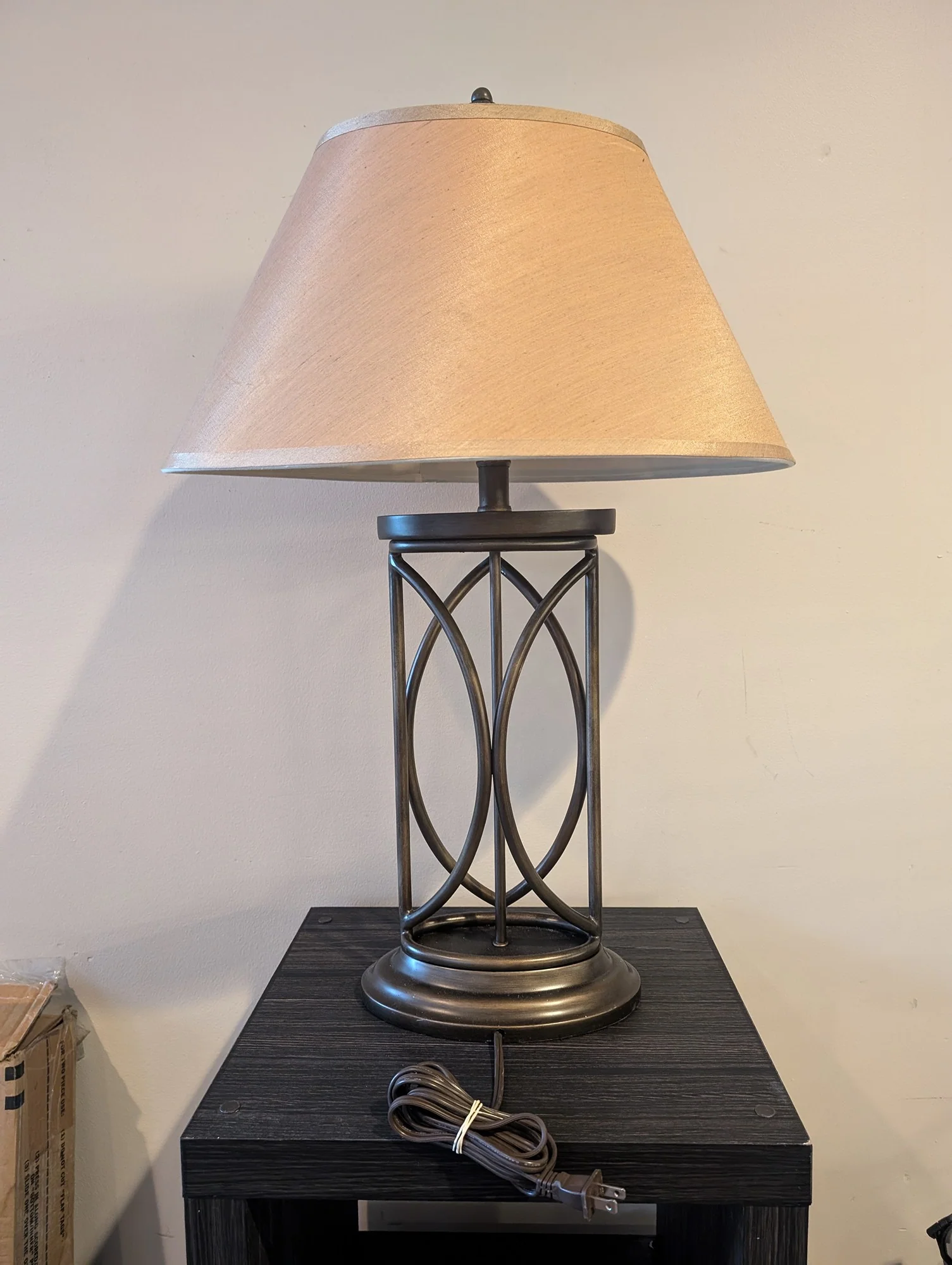 Bronze Finish Geometric Metal Table Lamp - Image 3