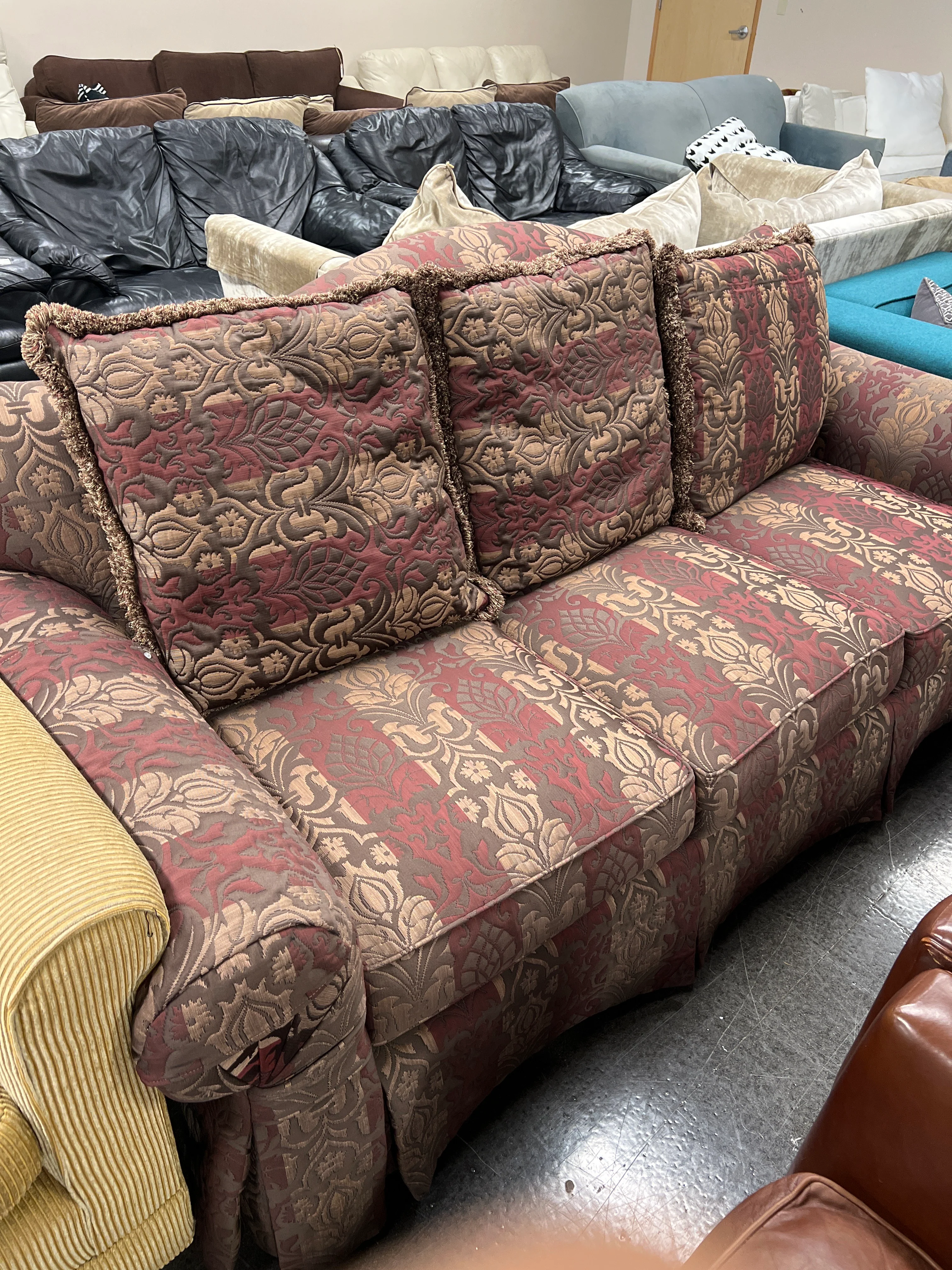Henredon Traditional Three-Seat Sofa with Skirted Base - Image 5