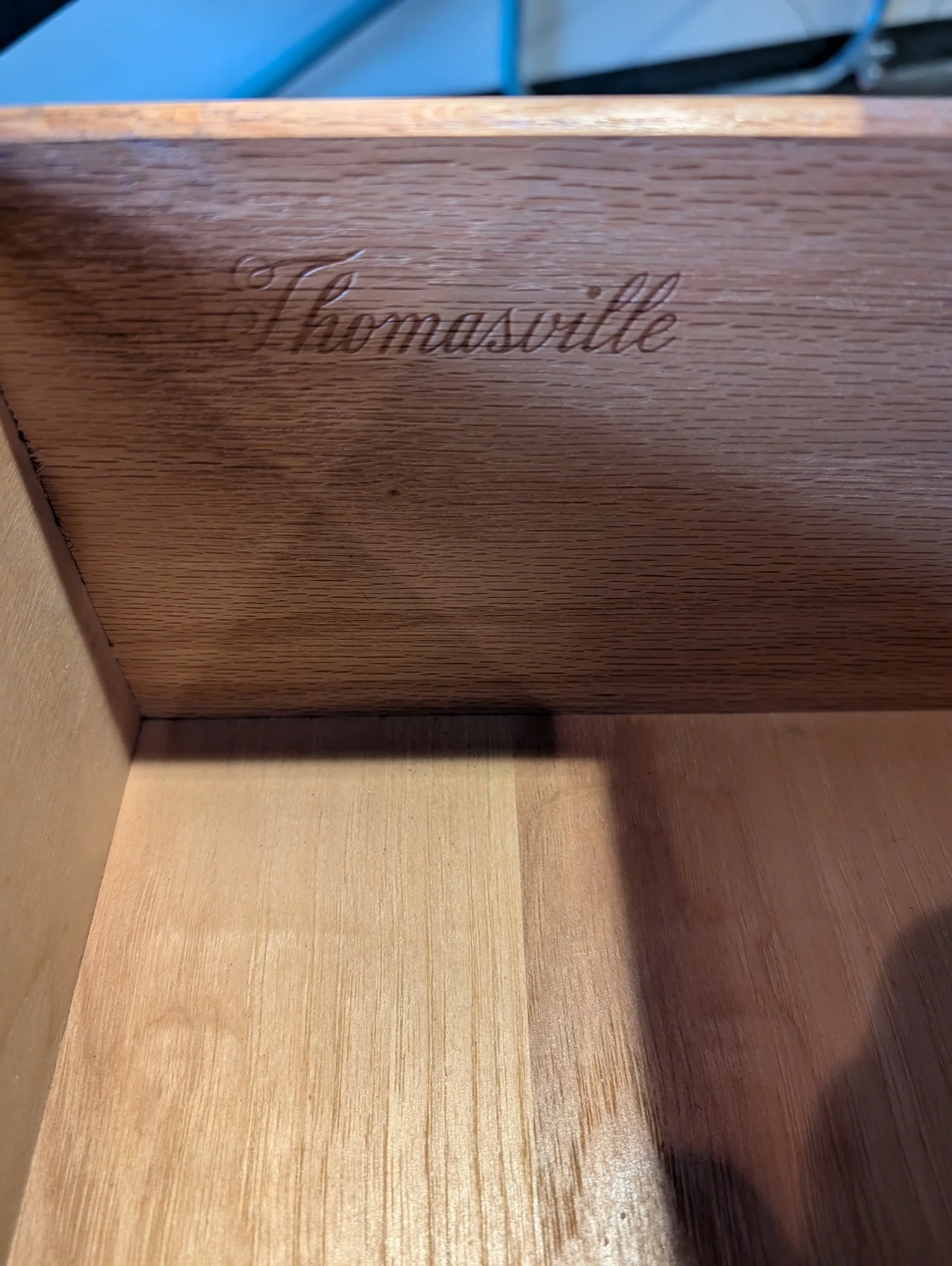 Traditional Oak Finish Nine-Drawer Dresser - Image 4