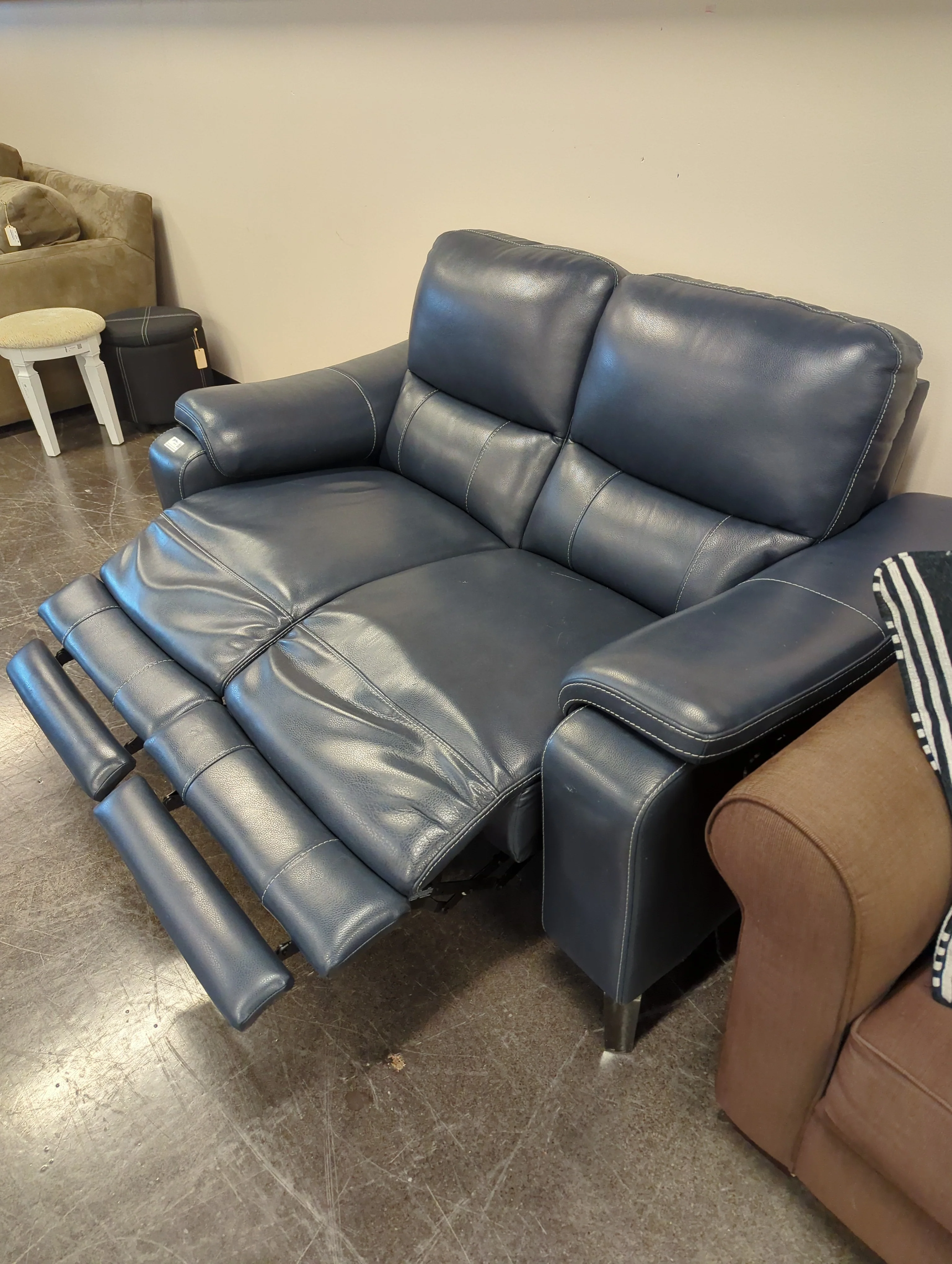Costco Indigo Bay Leather Power Reclining Loveseat - Image 3