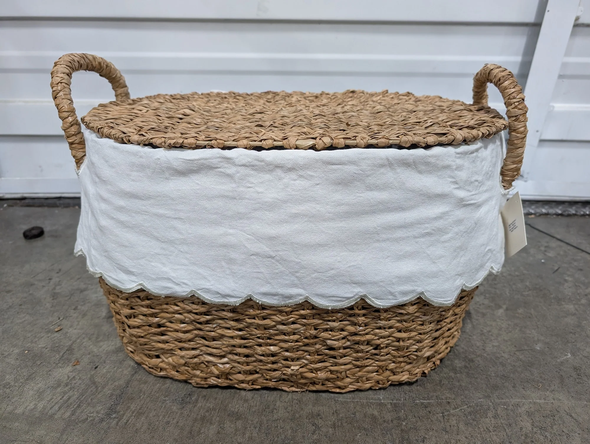 Bunny Williams for Ballard Designs Woven Baskets Set of 3 Laundry Hamper Storage with Scalloped Liners - Image 4
