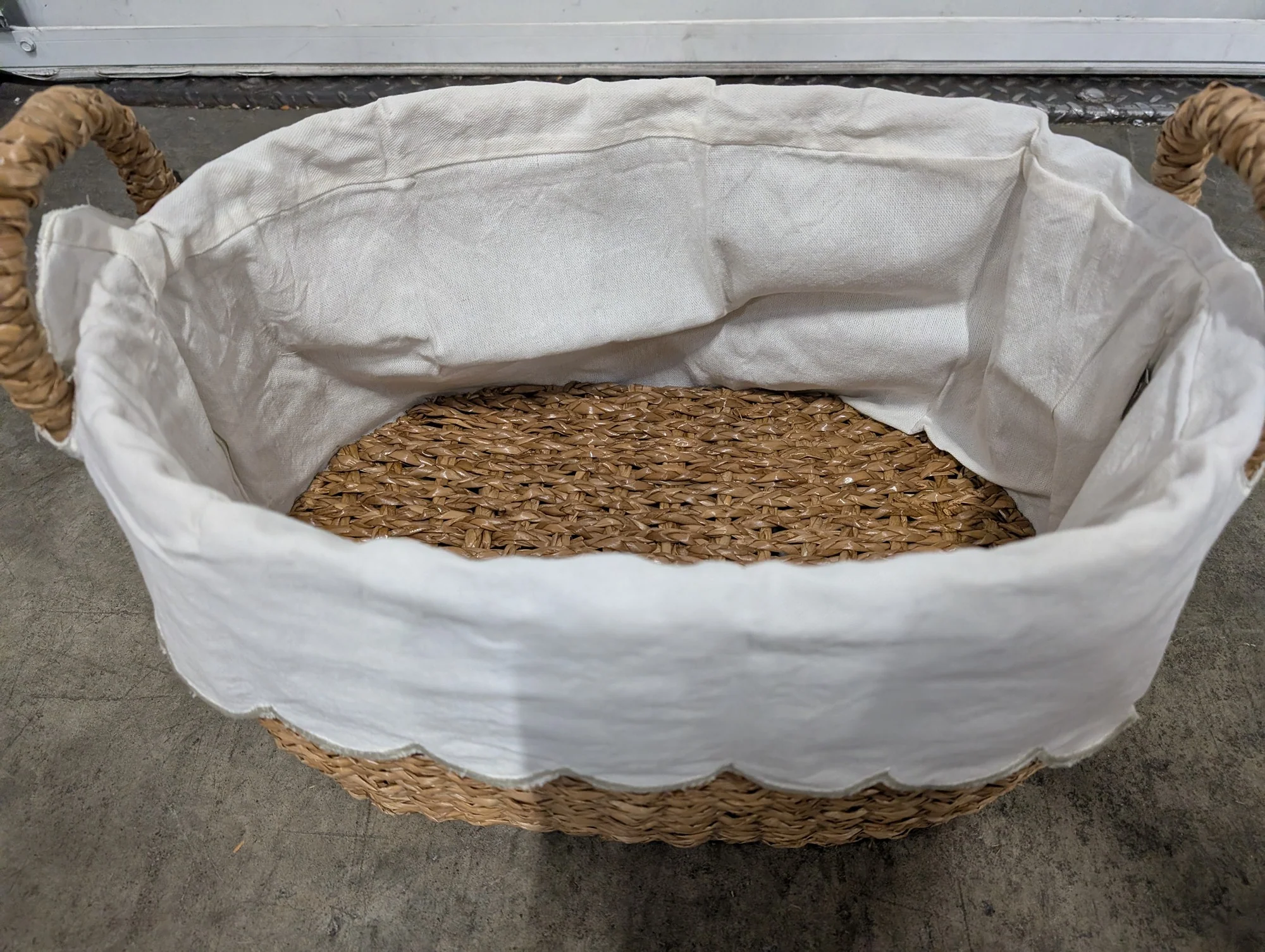Bunny Williams for Ballard Designs Woven Baskets Set of 3 Laundry Hamper Storage with Scalloped Liners - Image 5