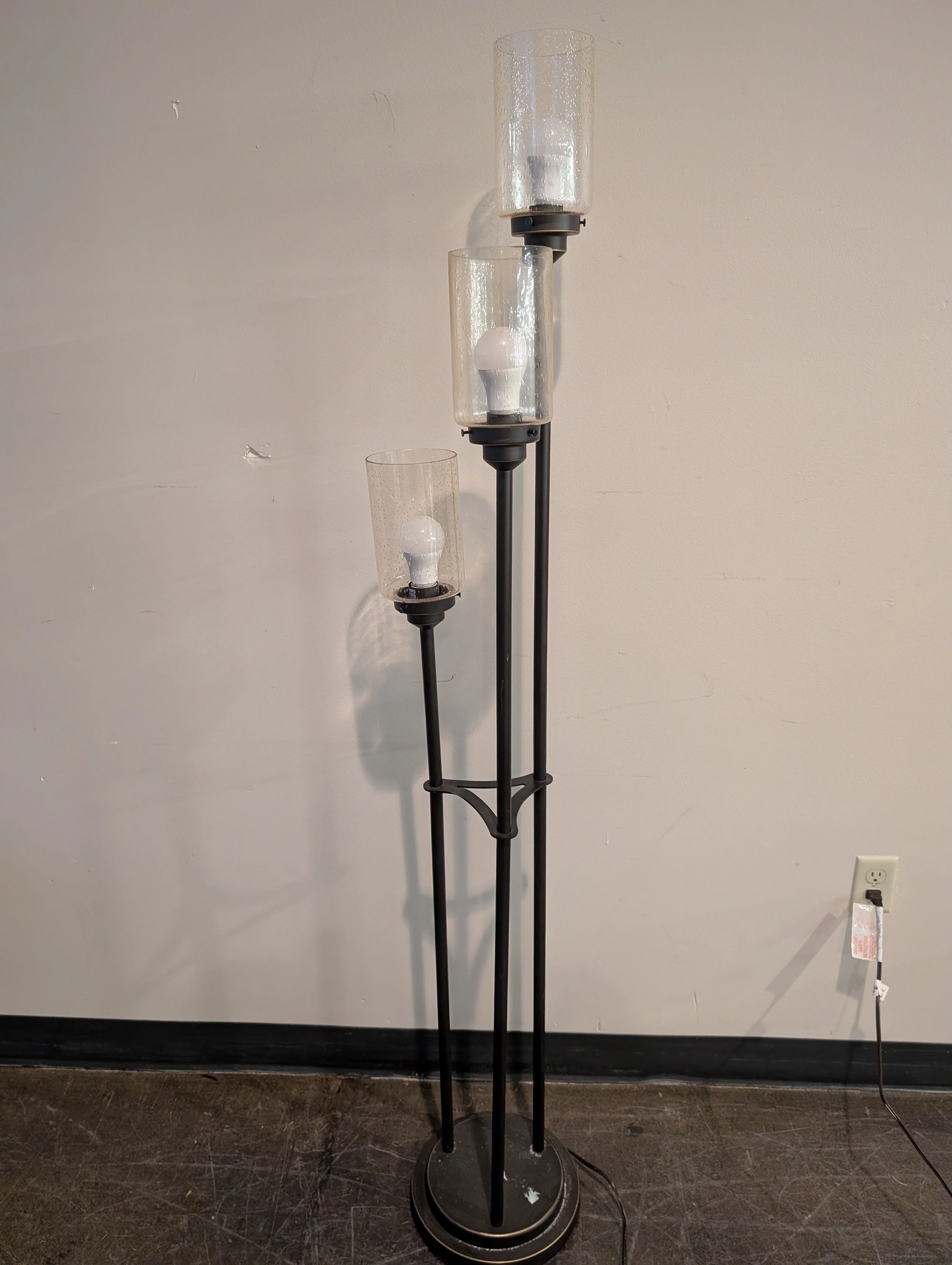 Contemporary Black Metal Three-Light Floor Lamp with Textured Glass Shades - Image 3