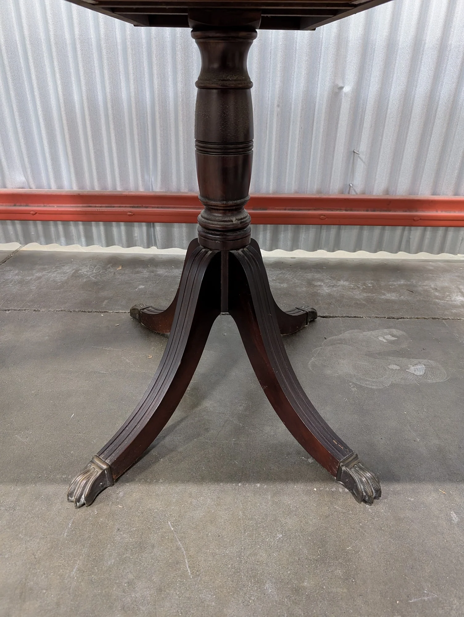 Brandt Traditional Mahogany Drop Leaf Pedestal Table - Image 5