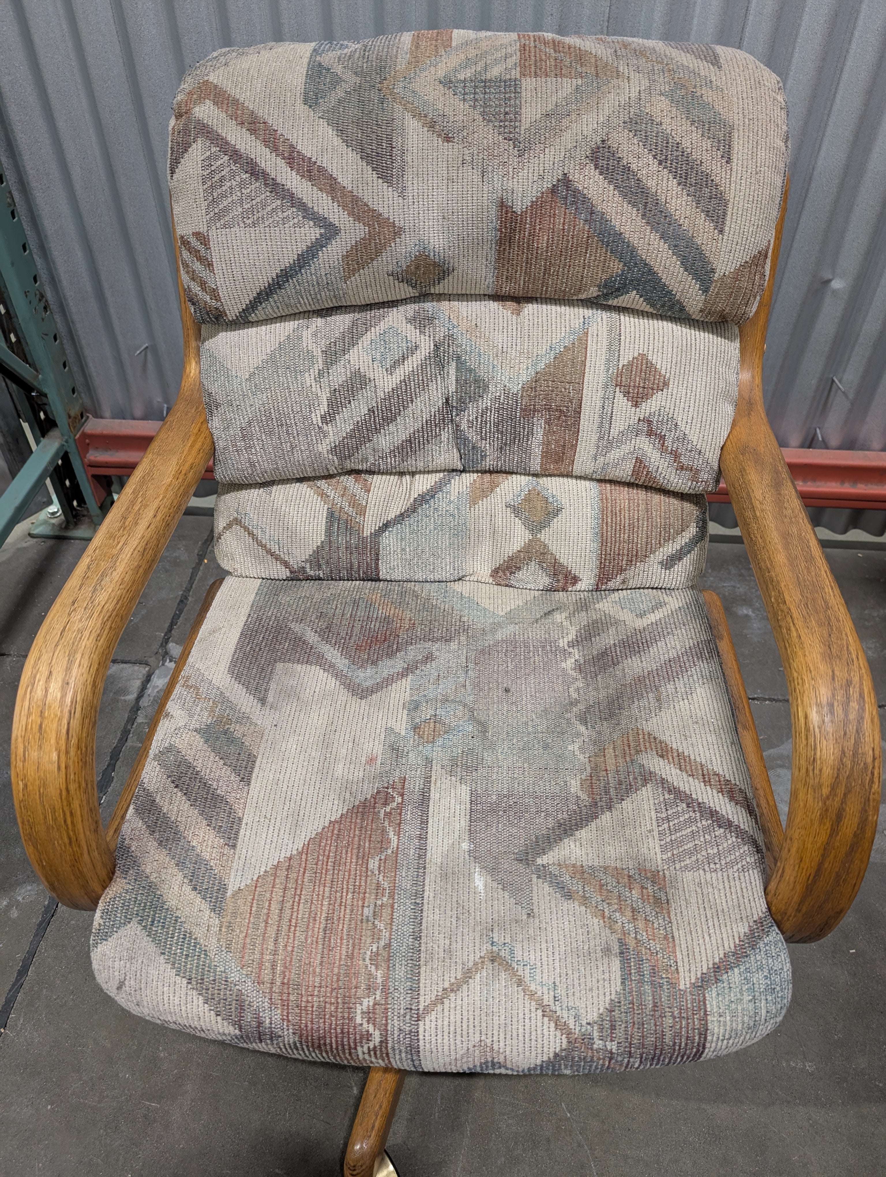 Retro Geometric Upholstered Office Chair with Curved Wooden Arms - Image 3