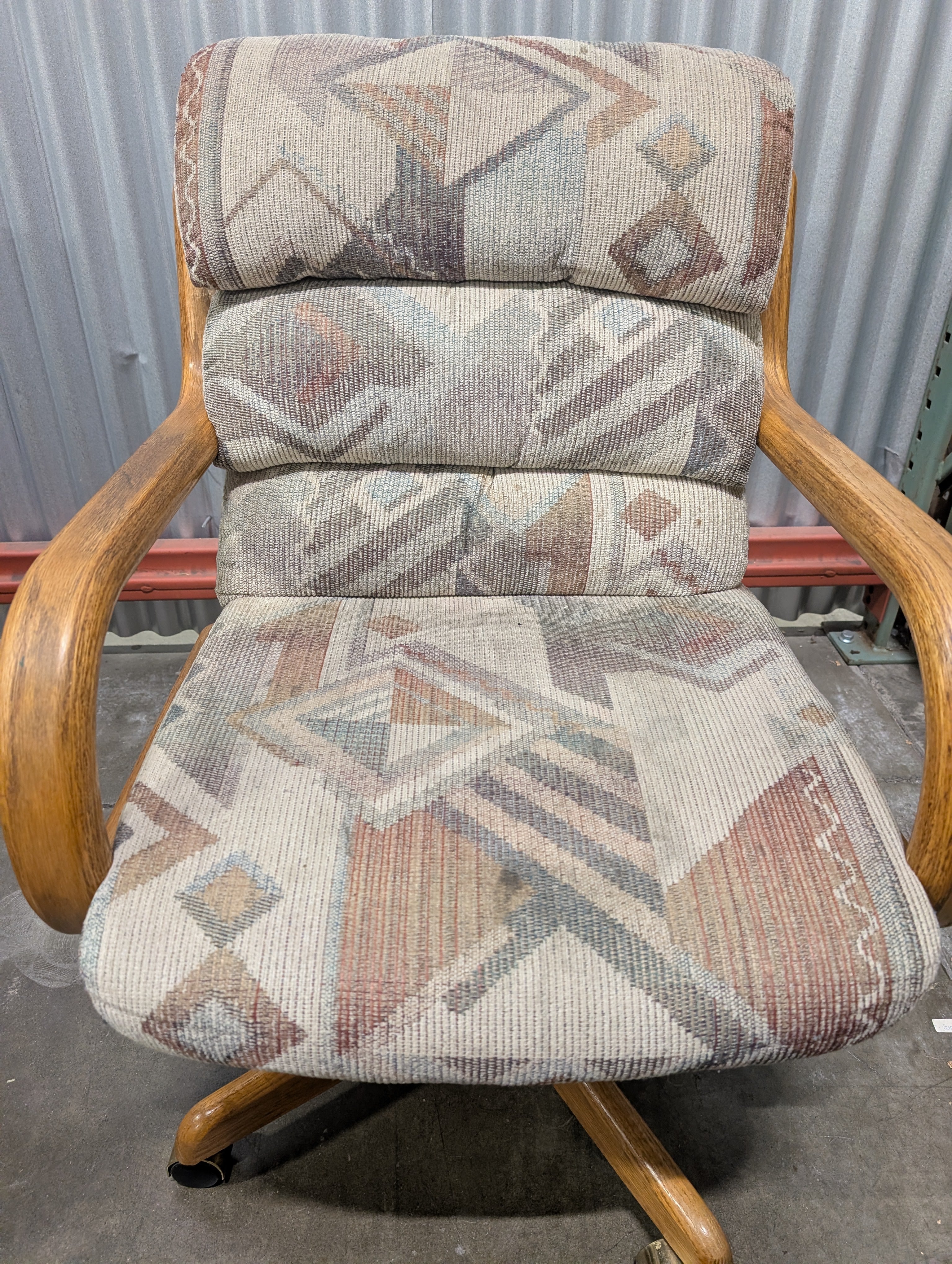 Retro Geometric Upholstered Office Chair with Curved Wooden Arms - Image 5