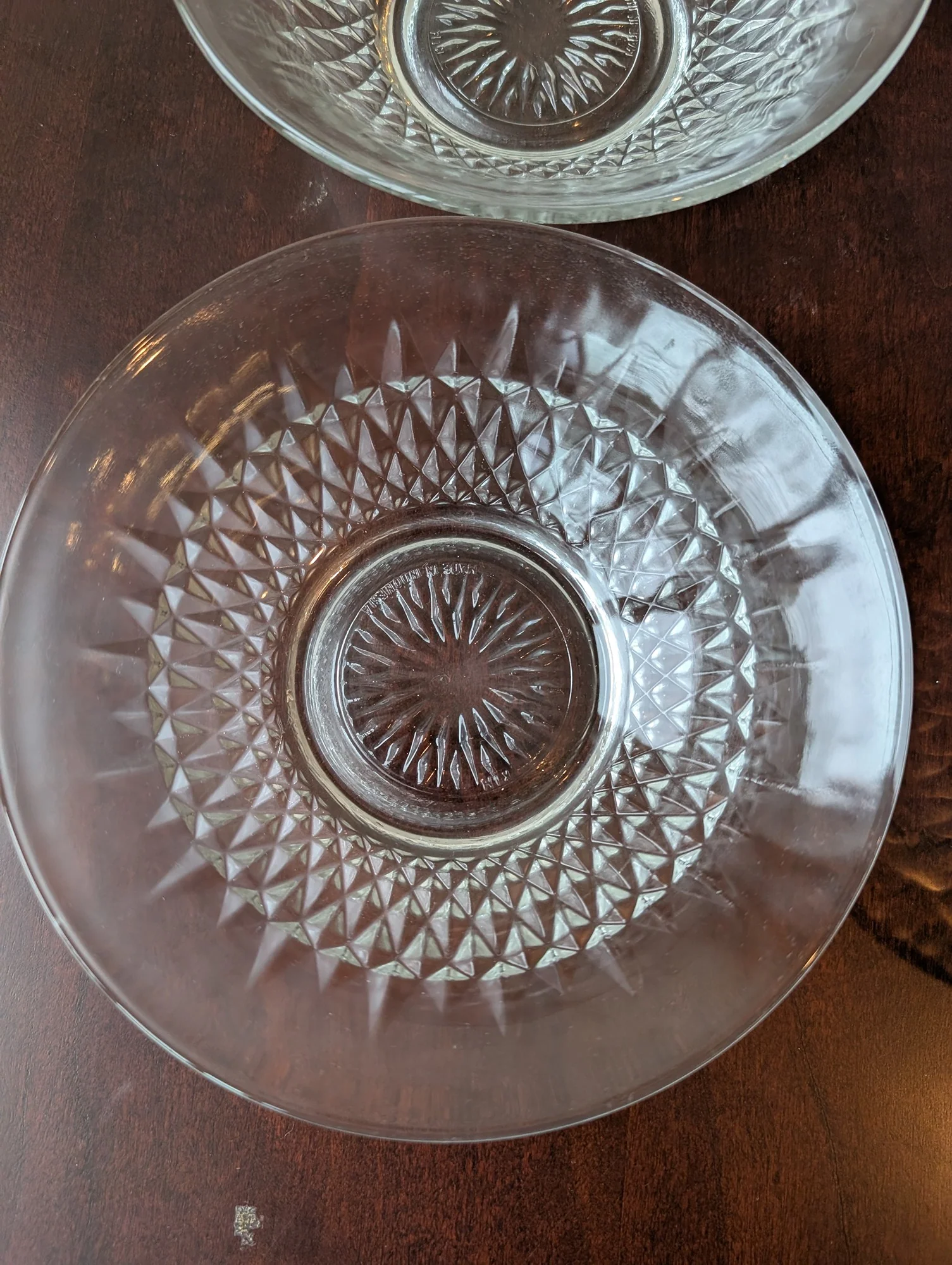 Set of Six Vintage Clear Glass Berry Bowls with Diamond Cut Design - Image 4