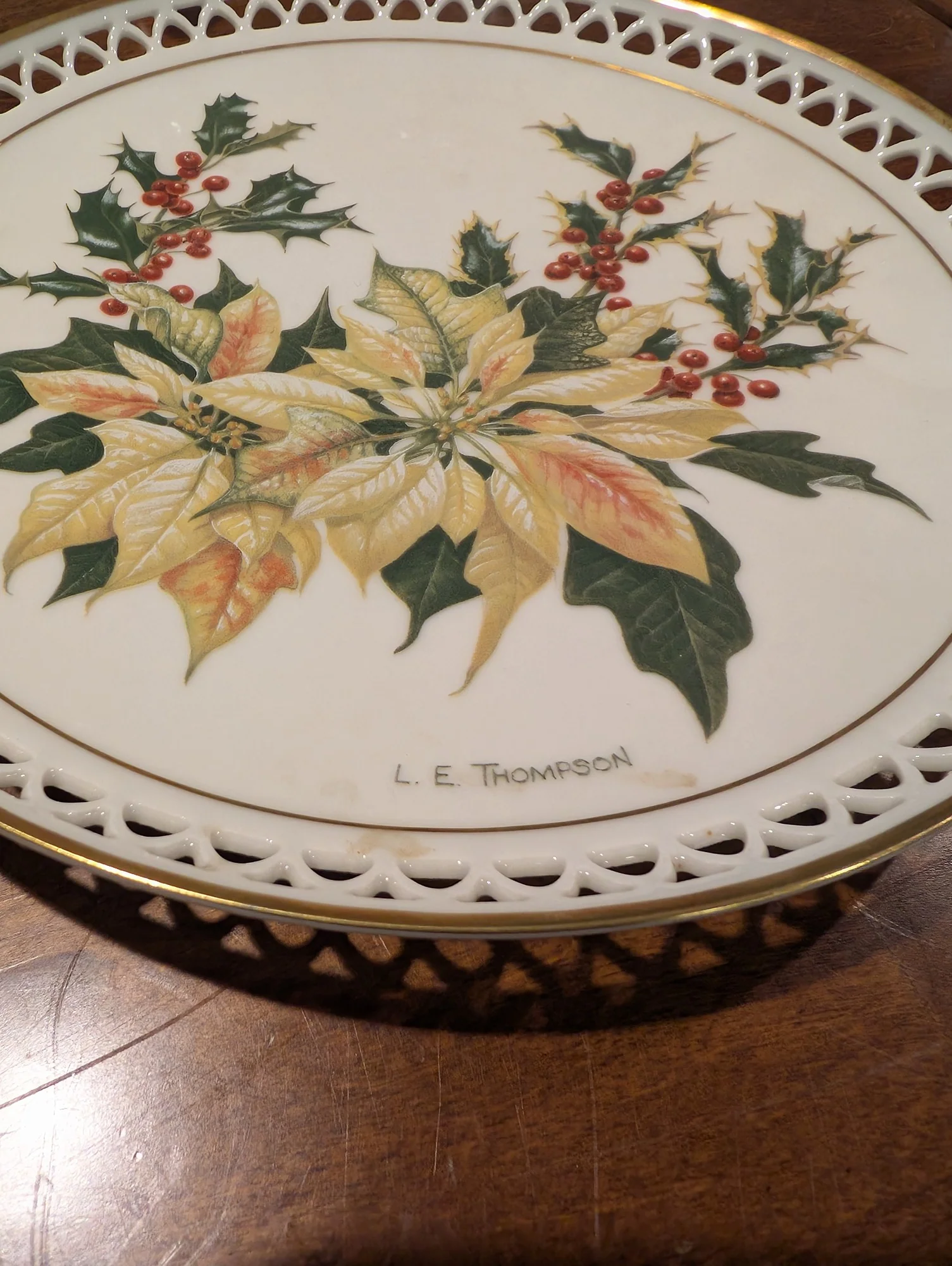 Bing & Grondahl Linda Thompson December Poinsettia Holly Porcelain Collector Plate 1985 Pierced Border - Image 5