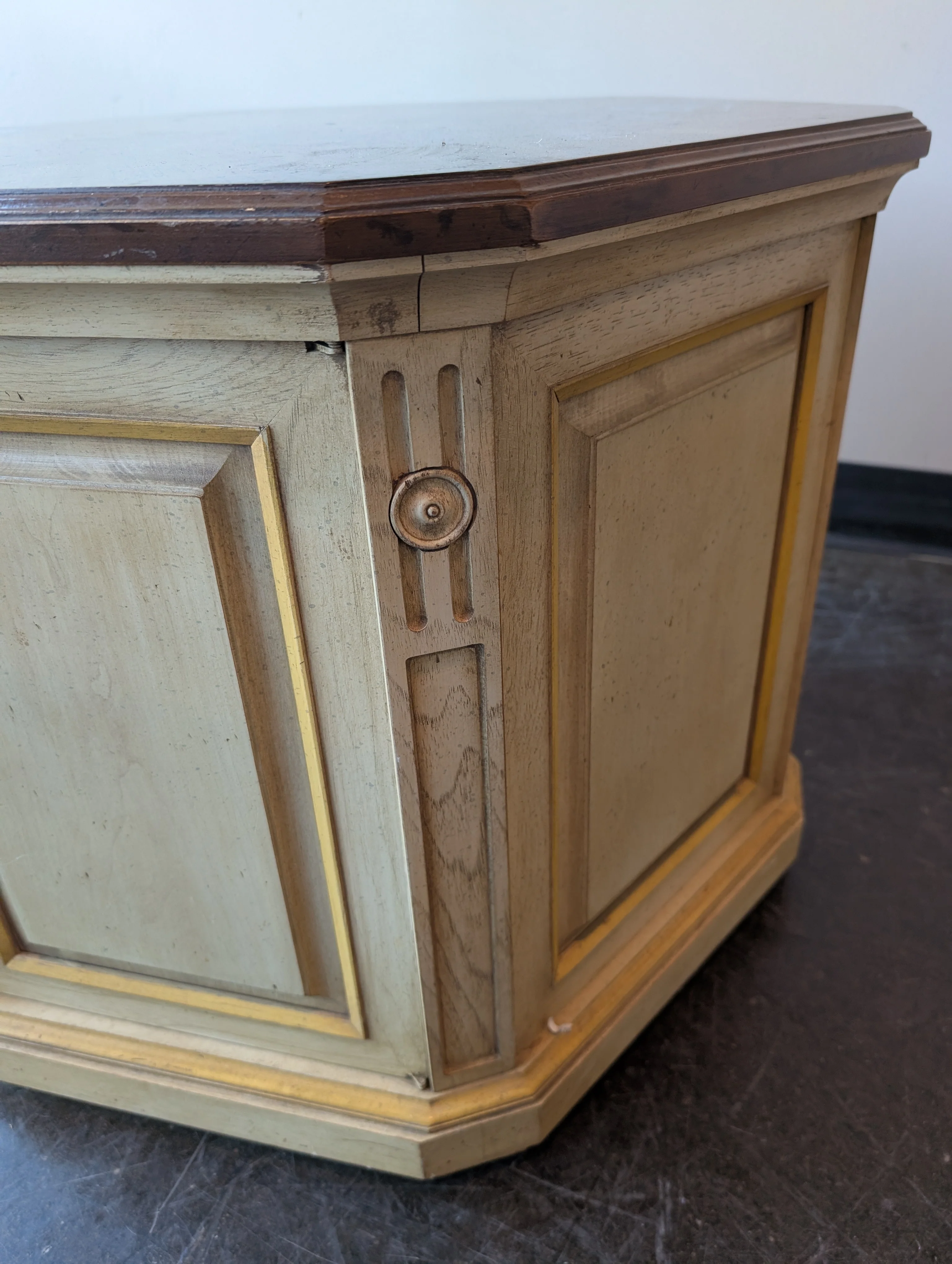 Vintage Heritage Two-Tone Hexagonal Accent Table - Image 4
