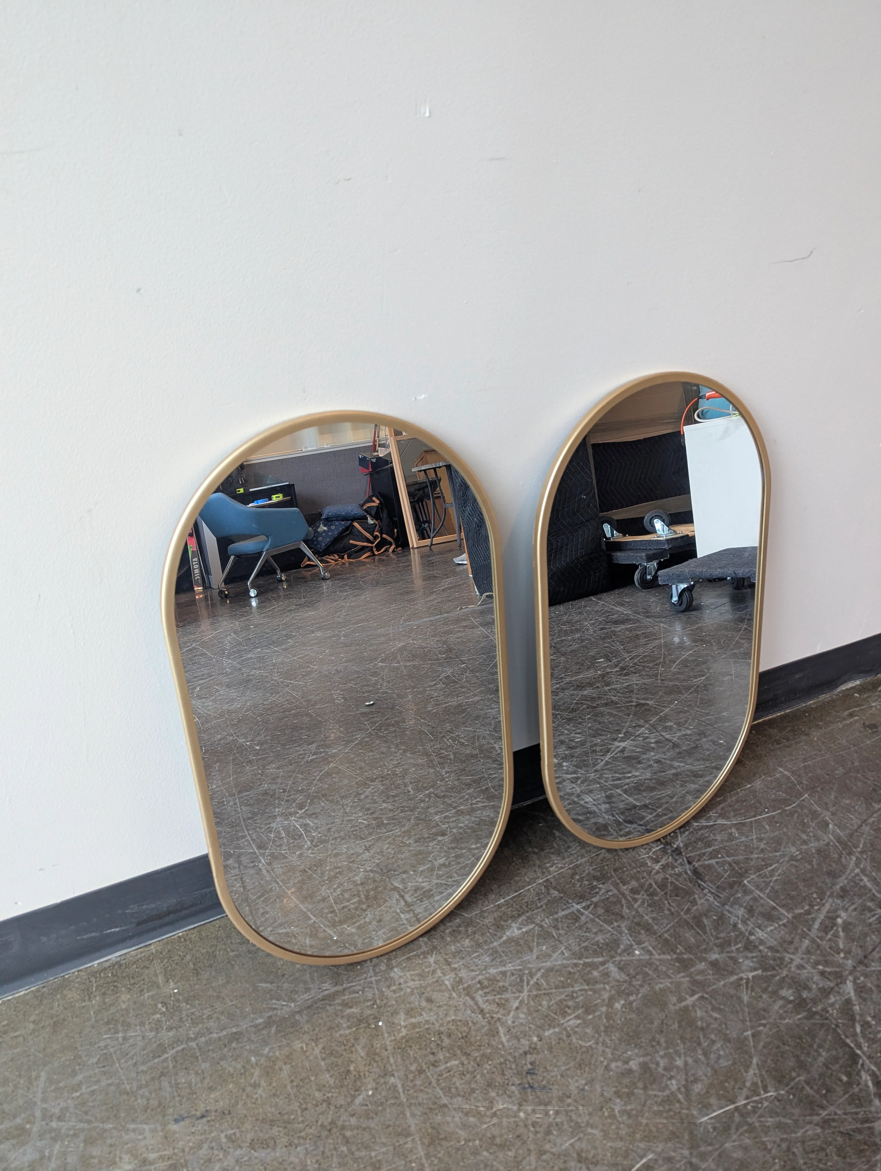Modern Gold Frame Rounded Oval Wall Mirror - Image 4