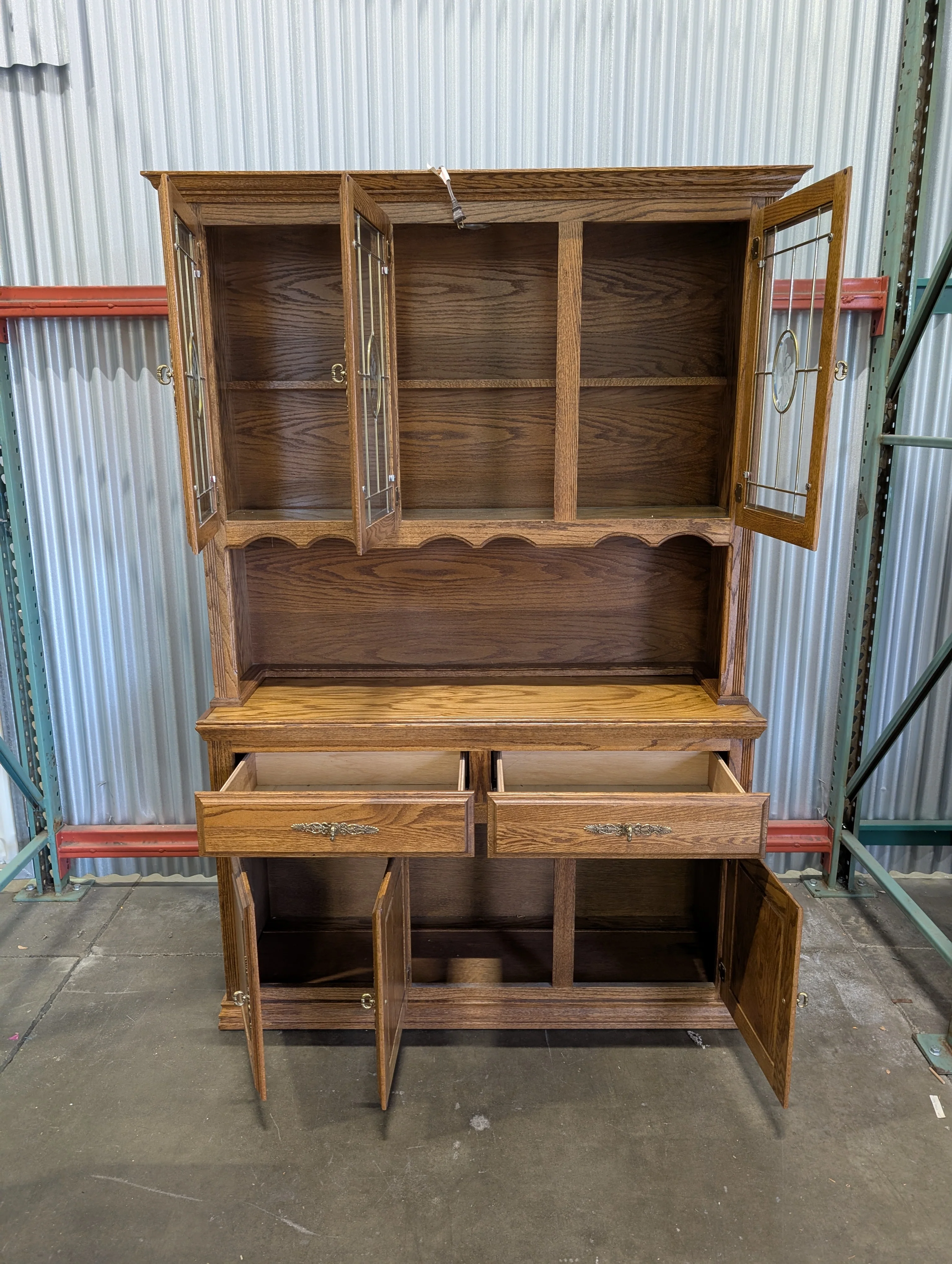 Traditional Oak Wood Display Hutch with Leaded Glass Doors - Image 4