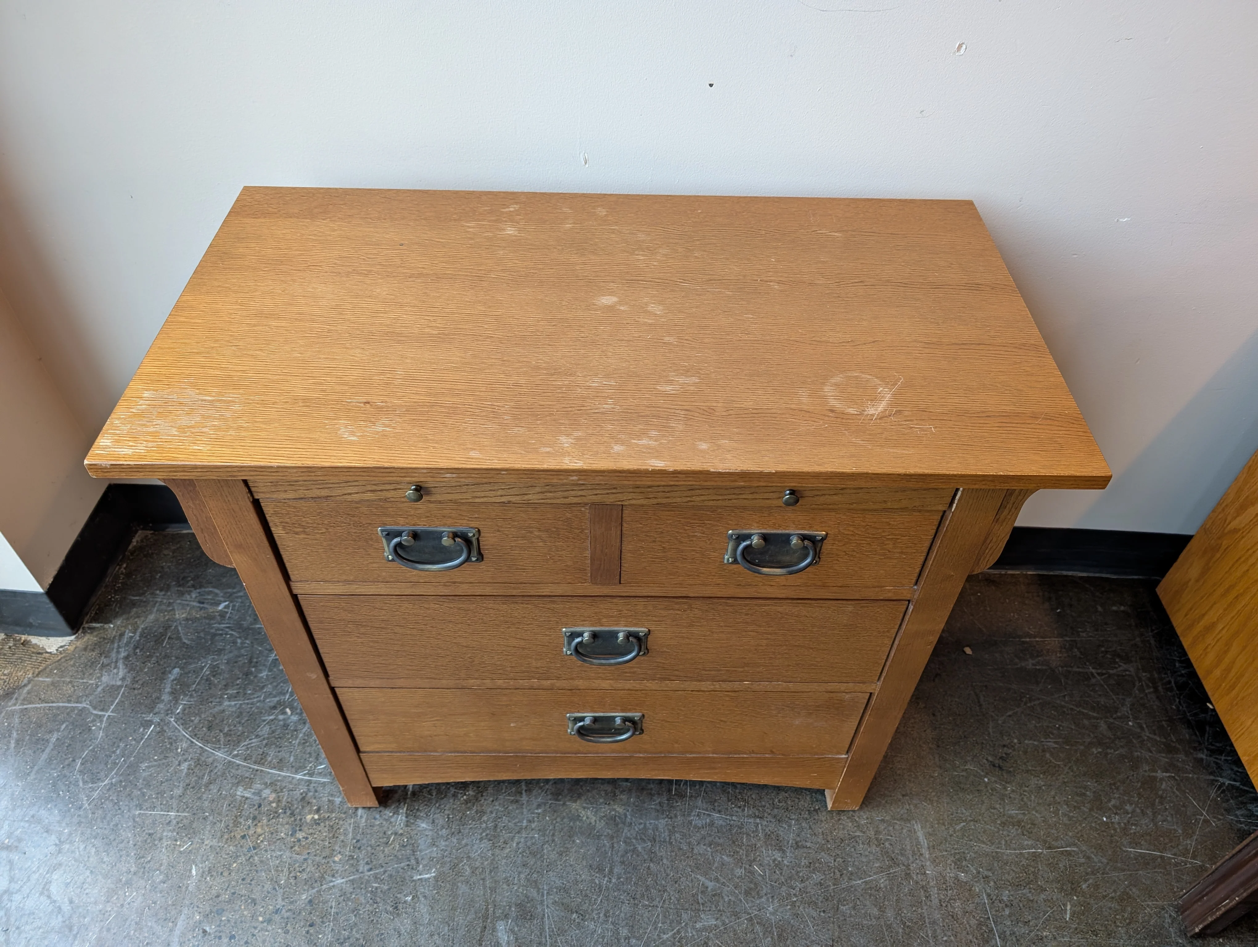 Sturdy Mission Style Oak Wood Bassett Chest of Drawers - Image 4