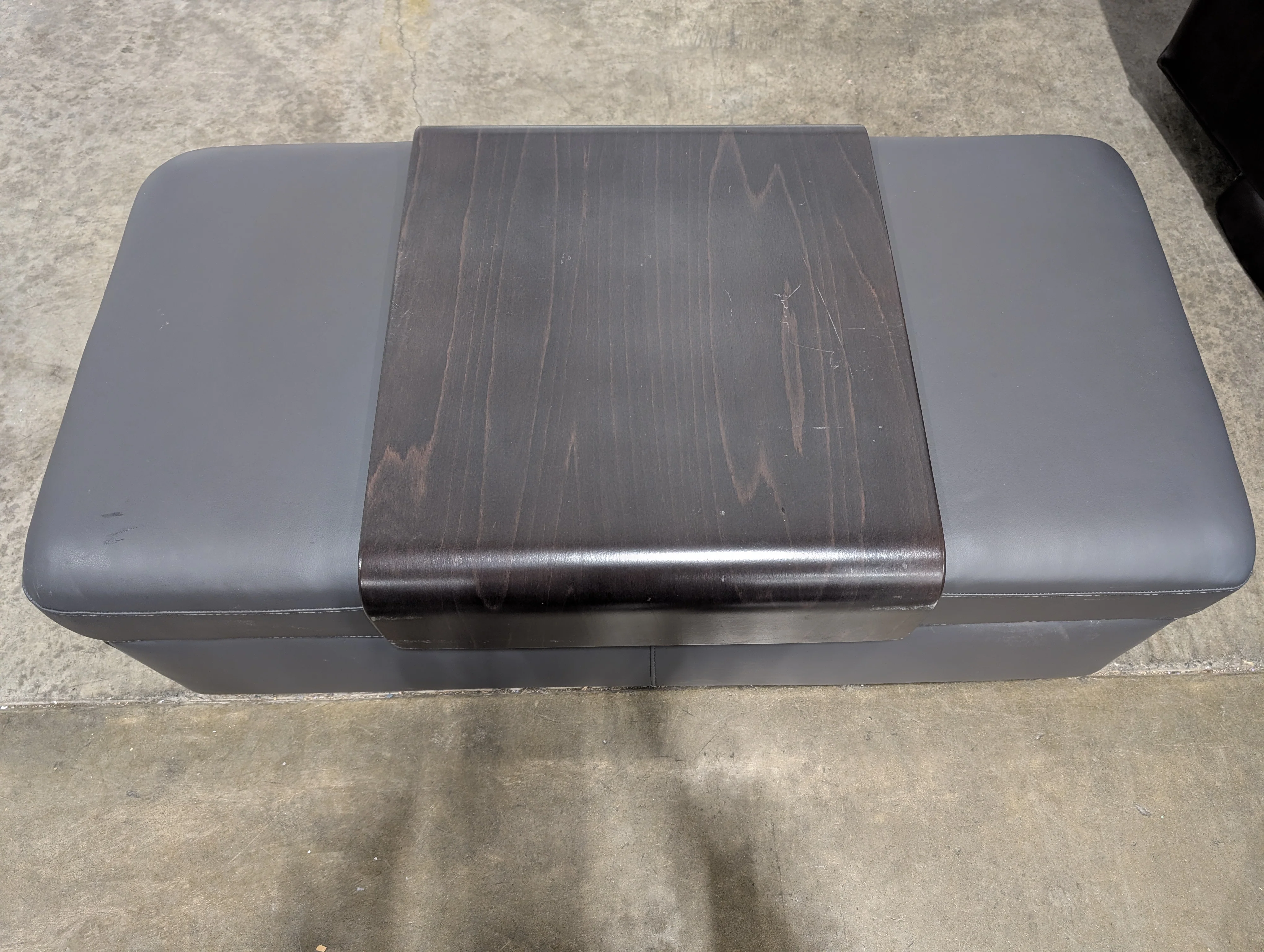 Versatile Upholstered Rectangular Ottoman with Integrated Tray Top - Image 5