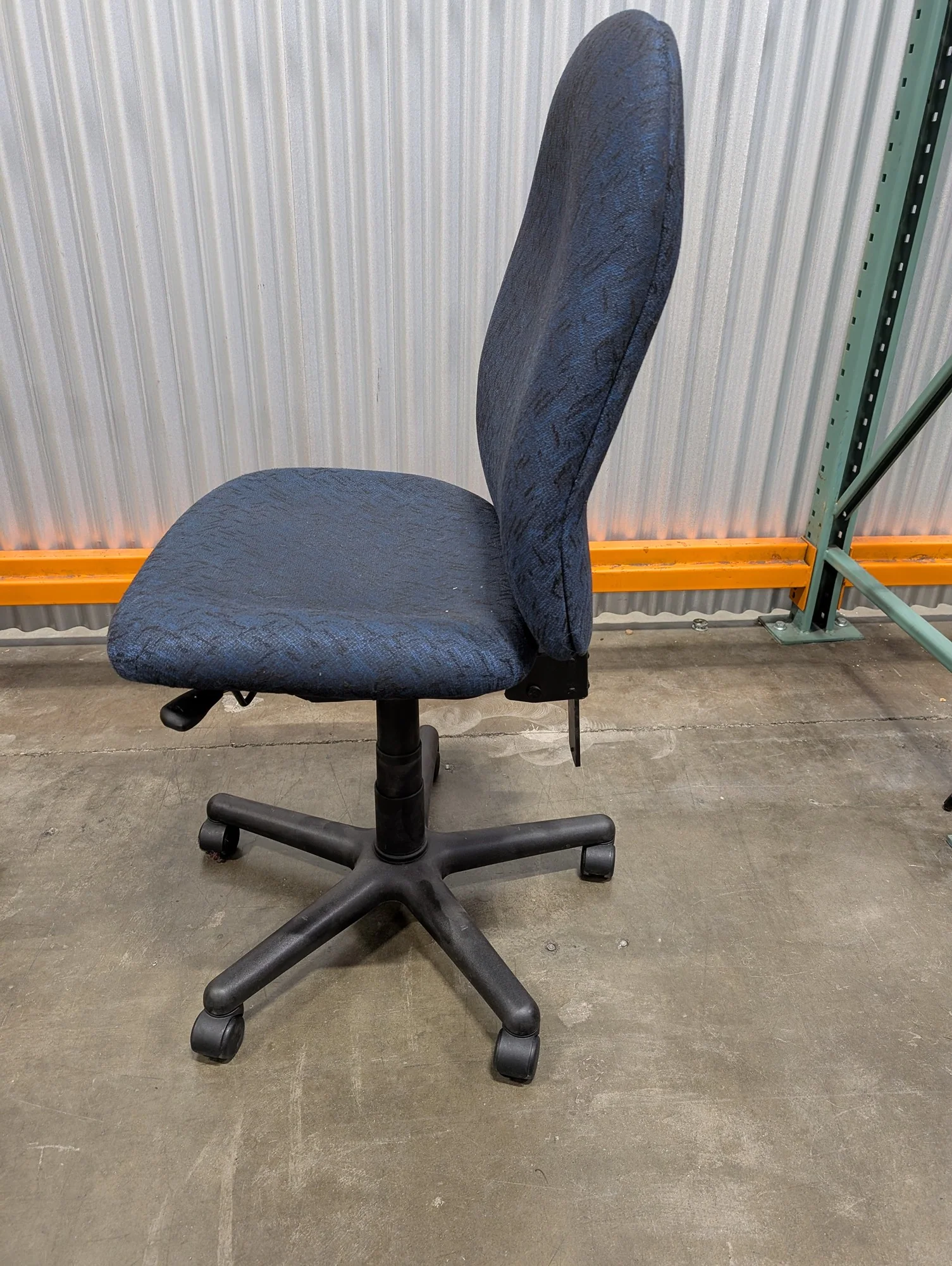 Adjustable Blue Patterned Fabric Swivel Office Task Chair - Image 3