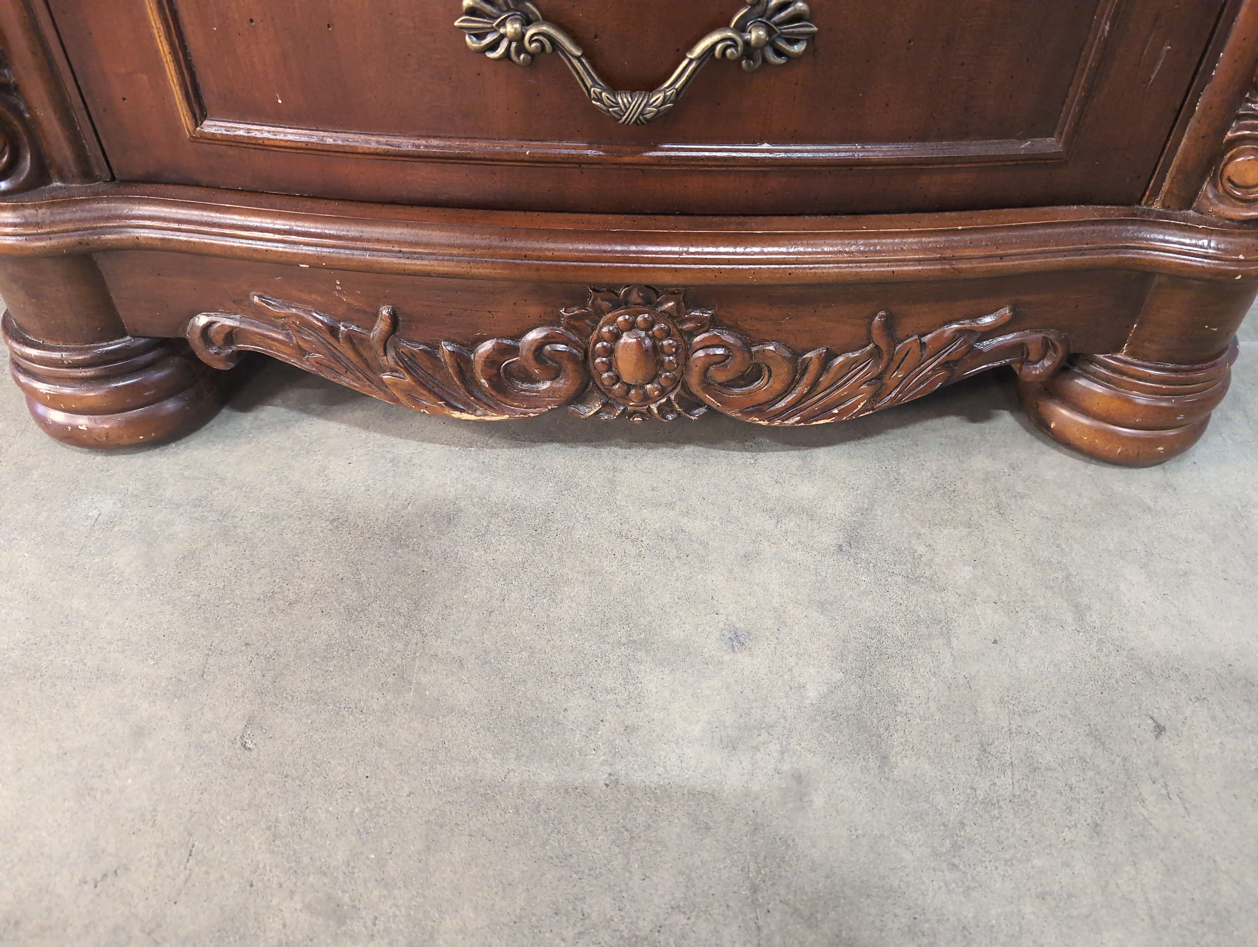 Ornate Carved Brown Wood 3-Drawer Nightstand Bedside Table - Image 6