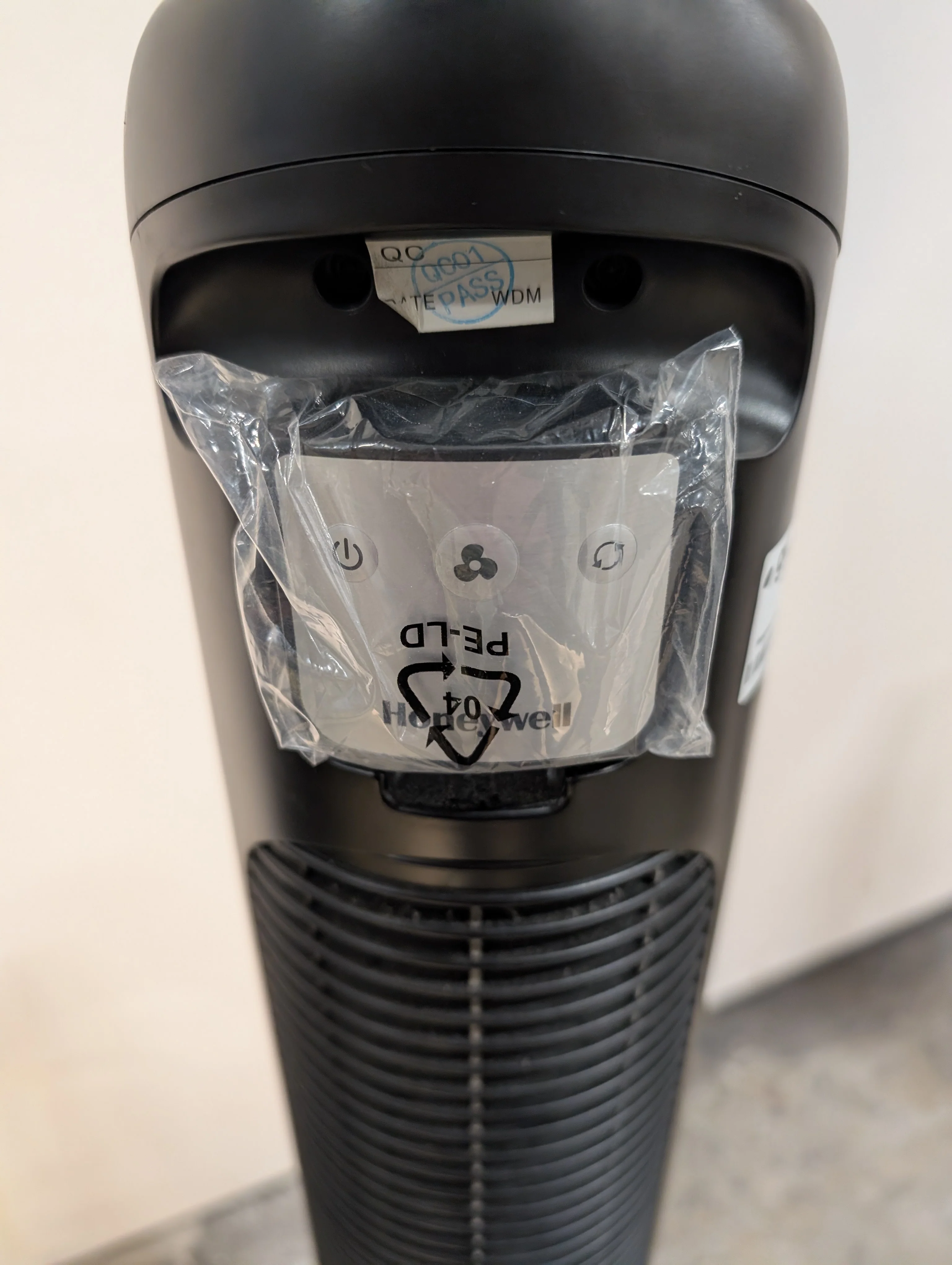 Honeywell QuietSet Black Oscillating Tower Fan - Image 3