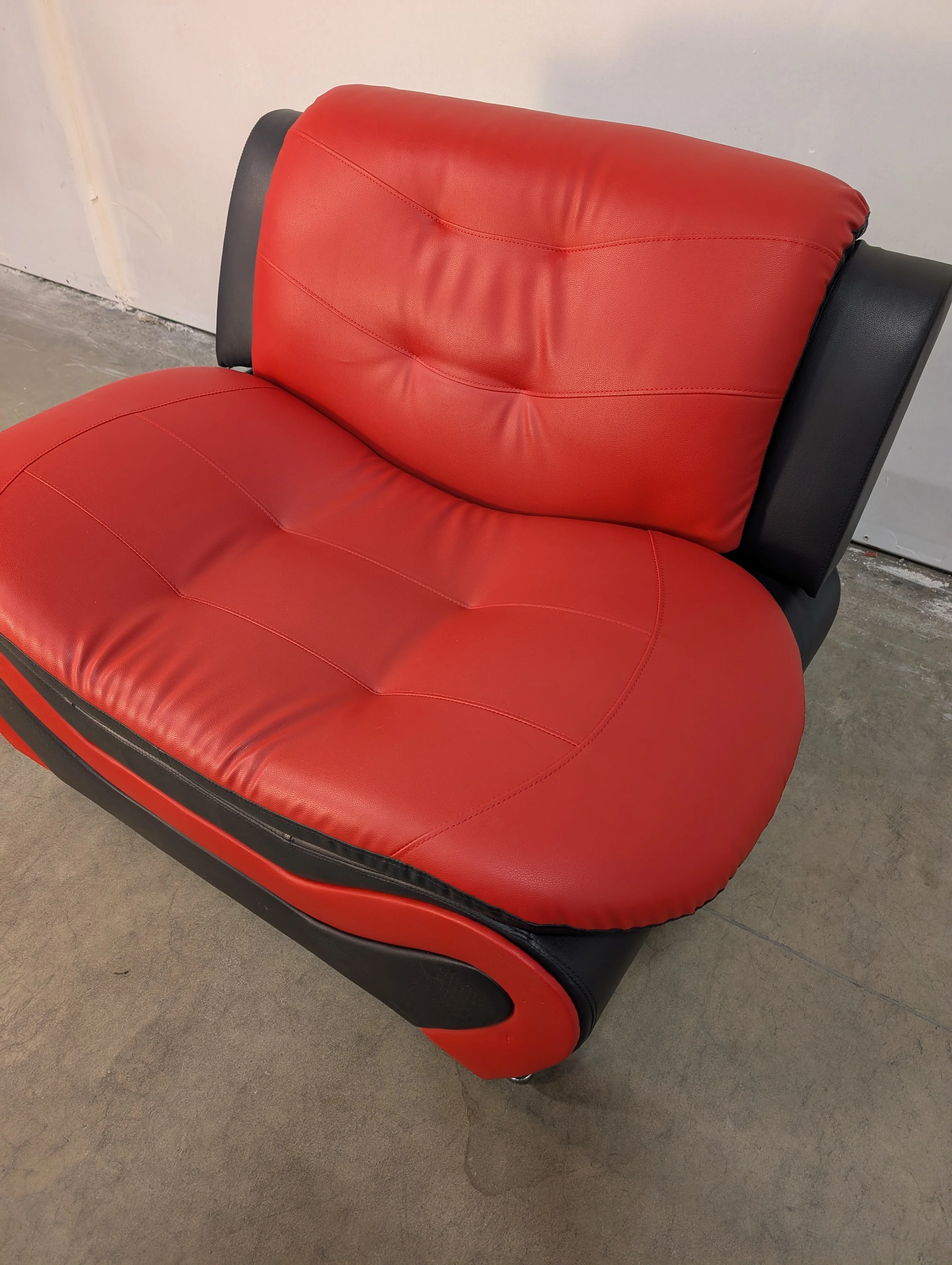 Vibrant Red and Black Lounge Armchair, Modern Two-Tone Seating - Image 3