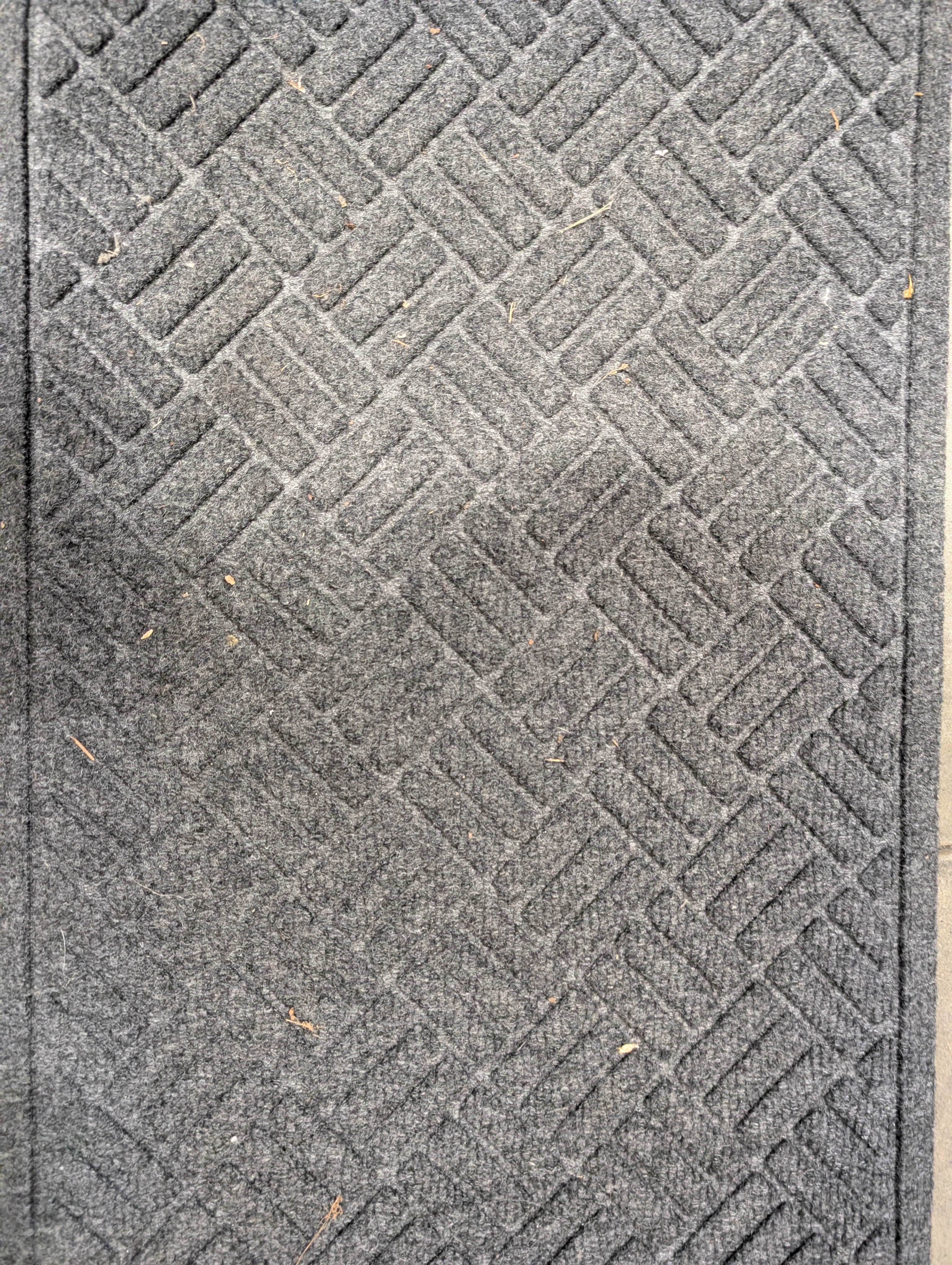 Durable Grey Geometric Pattern Entryway Mat - Image 3