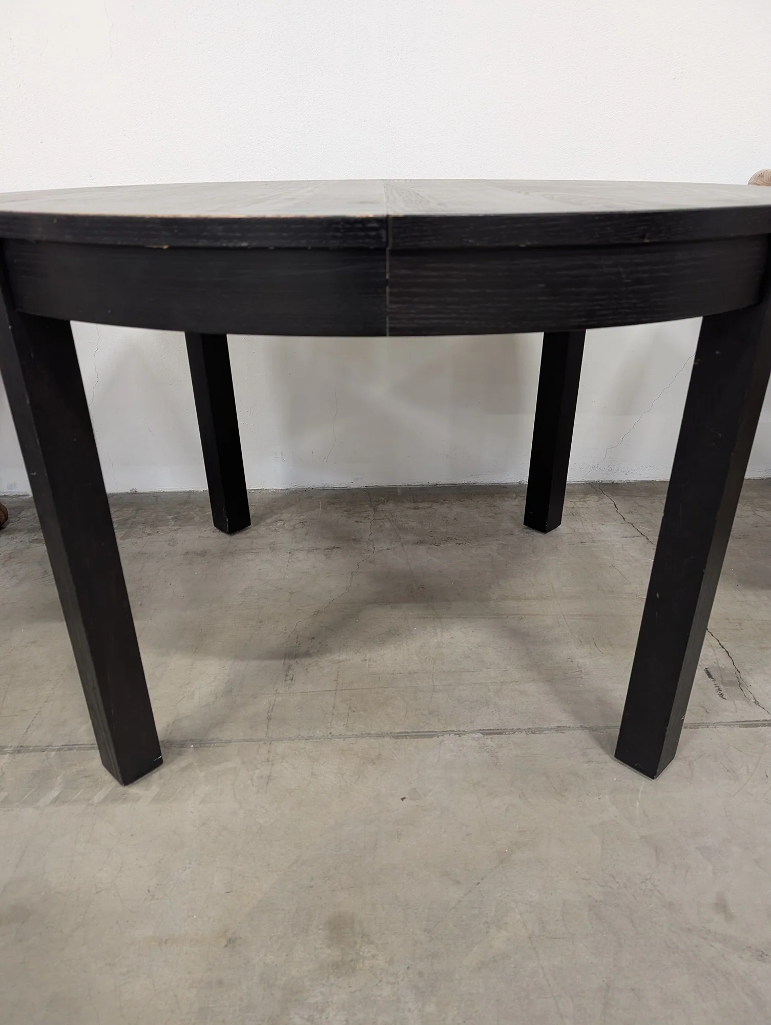 Modern Black Round Dining Table - Image 3